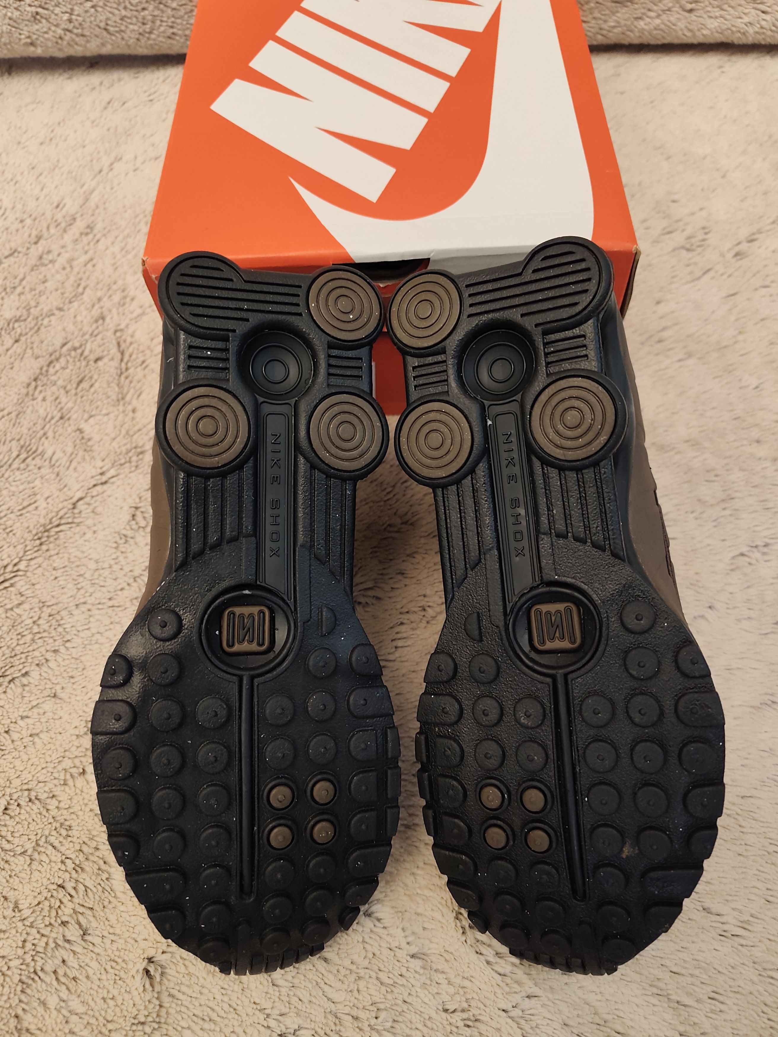 Nike Nike Shox R4 Size US 5.5 / EU 38 - 8 Thumbnail