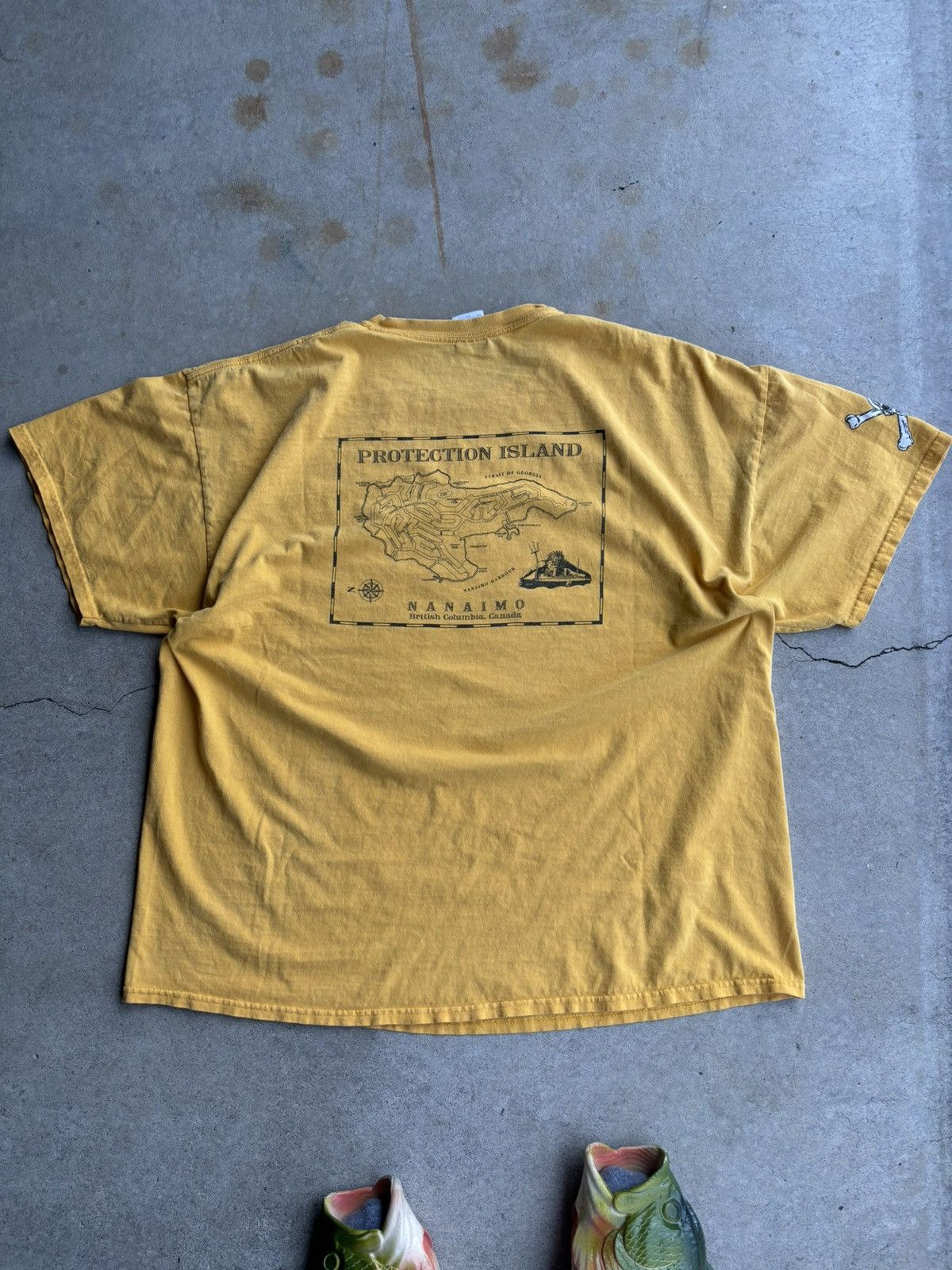 Vintage Crazy Faded Surf 2000s Skull Island Boat Racing Shirt Size US XL / EU 56 / 4 - 2 Thumbnail