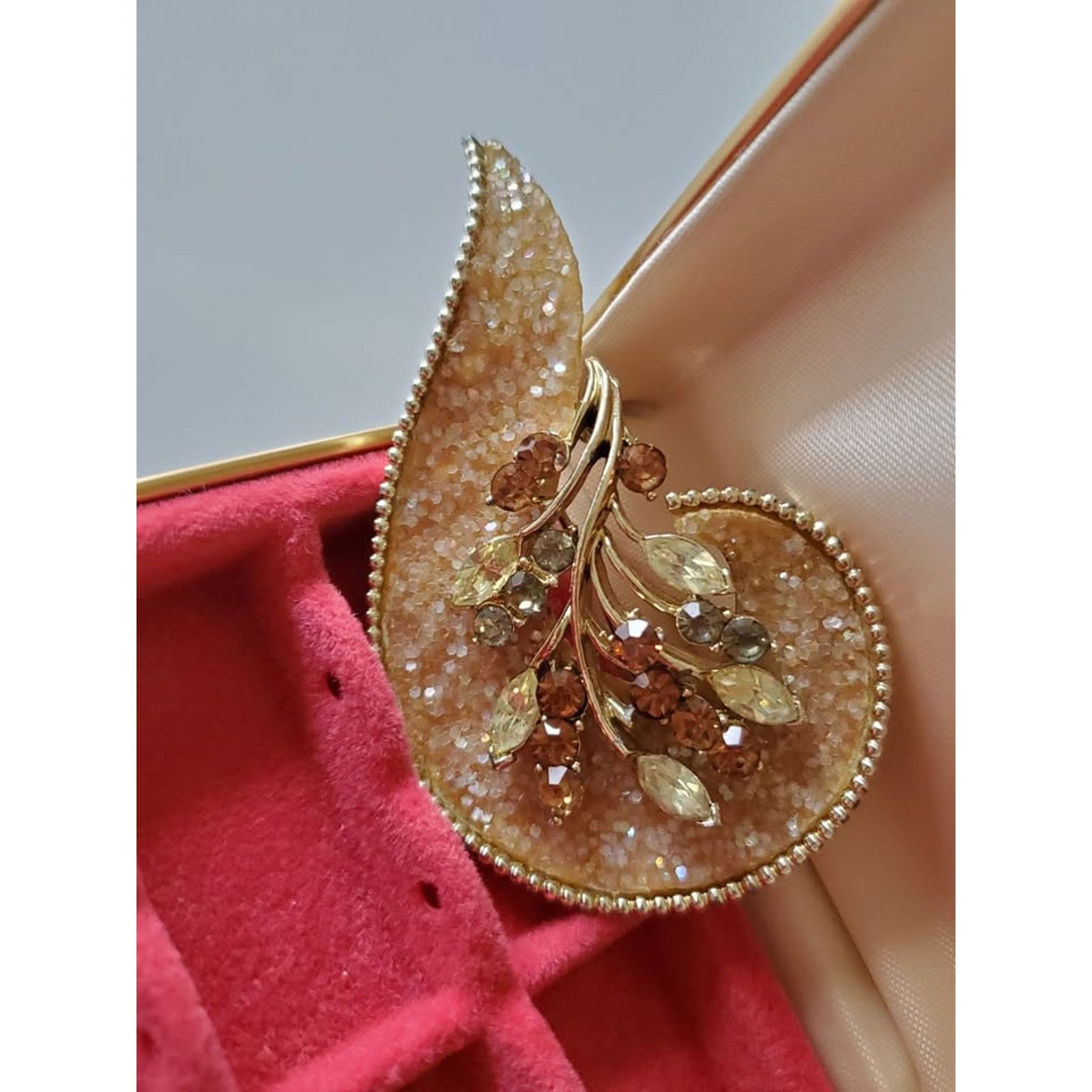 Unknown London Vintage Glitter Crusted Coro Designer Swirl Brooch Size ONE SIZE - 1 Thumbnail