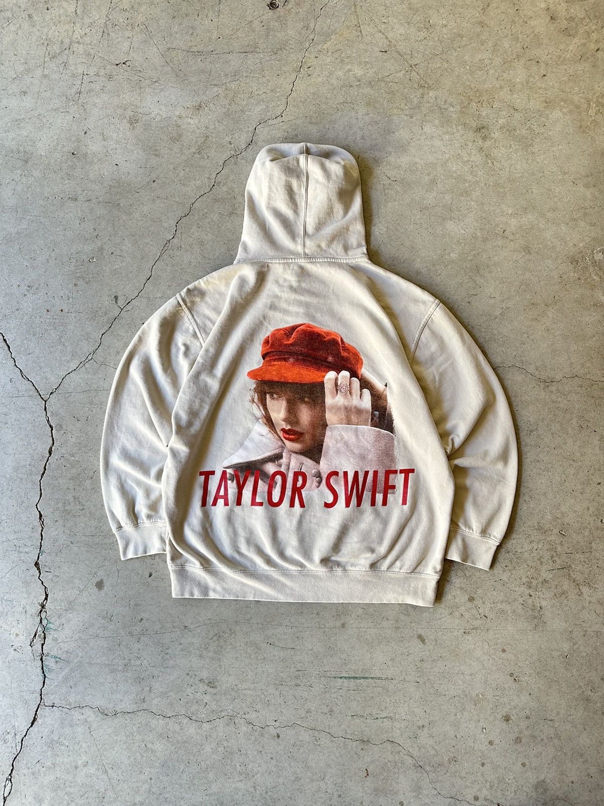 Other Vintage Y2K Taylor Swift Red Tour hoodie Size US XL / EU 56 / 4 - 1 Thumbnail