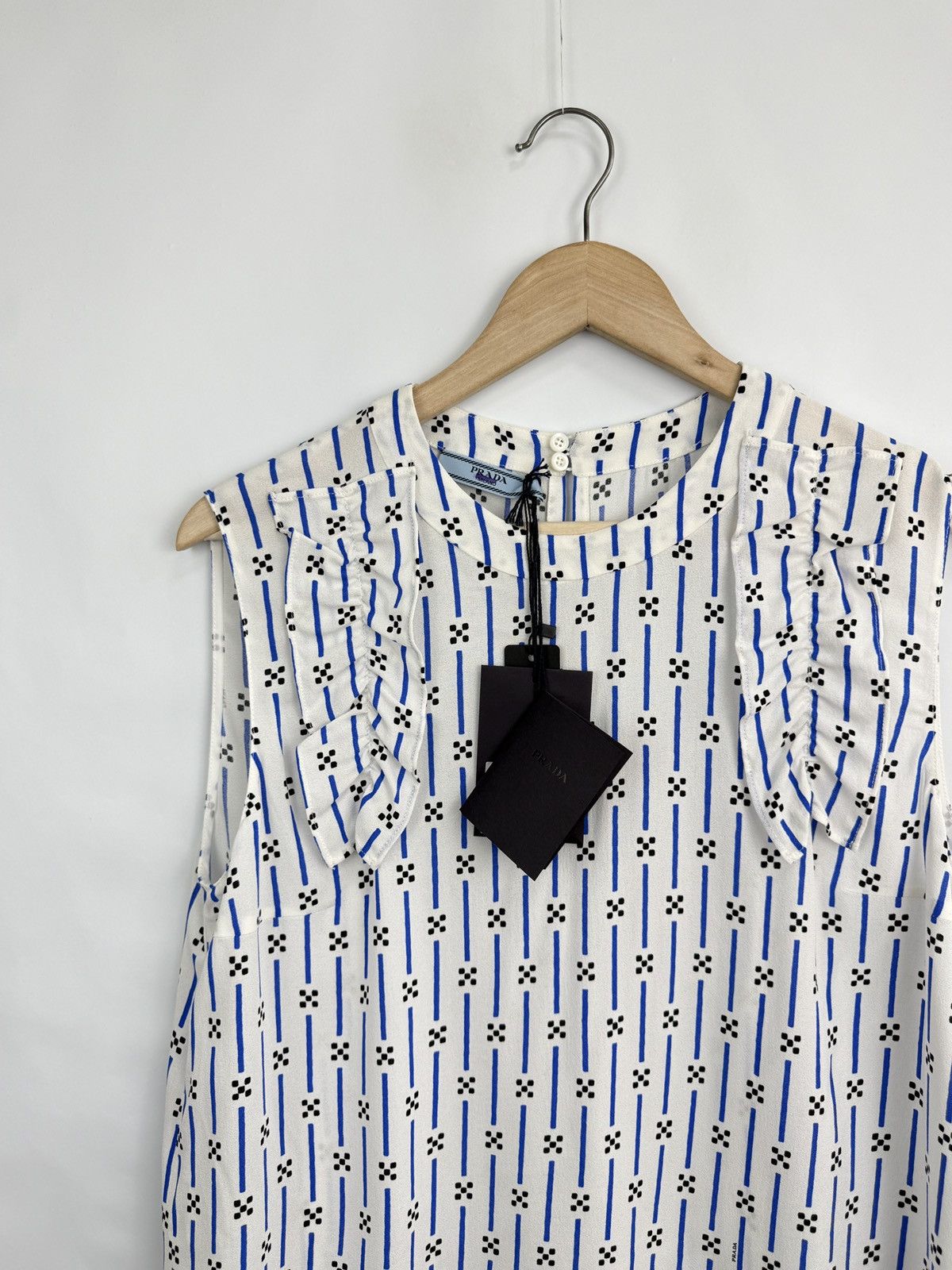 Prada ❗️NWT 🇮🇹 Prada Milano Ruffle Sleeveless Silk Blend Blouse Top Size L / US 10 / IT 46 - 3 Thumbnail