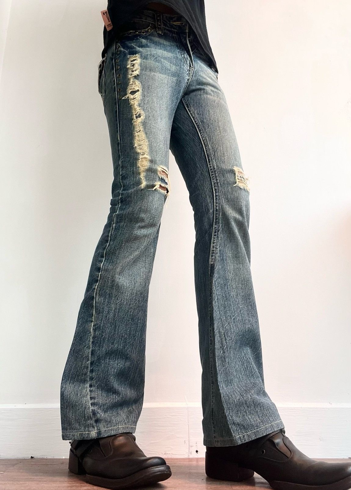 Tornado Mart 2000s Tornado Mart Zipped Jeans Size 25" / US 0 / IT 36 - 1 Thumbnail