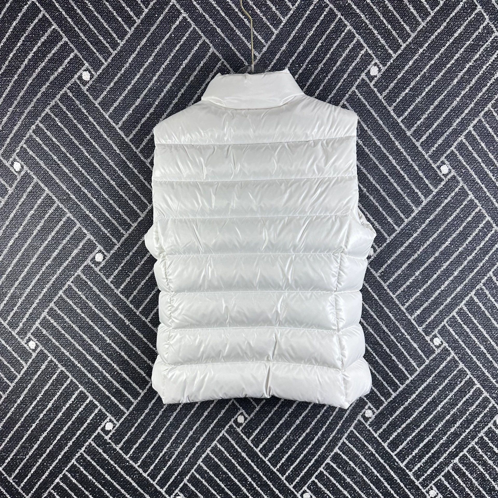 Moncler Moncler Ghany White Waist-cinching Puffer Vest Size 2 Size XS / US 0-2 / IT 36-38 - 2 Thumbnail