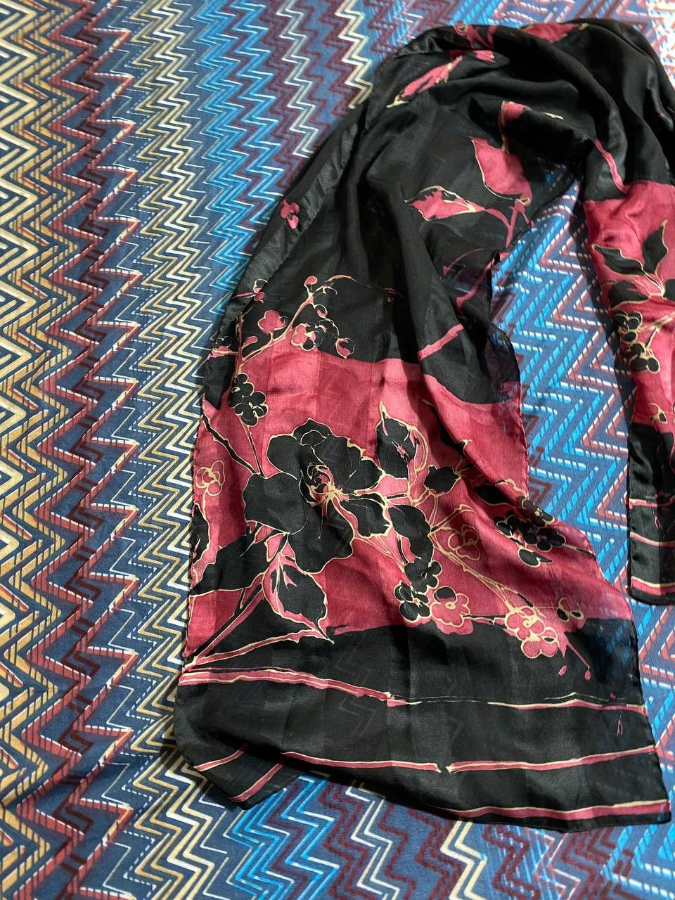 Vintage Flower Design Silk Scarf / Muffler / Silk Shawl Size ONE SIZE - 4 Thumbnail