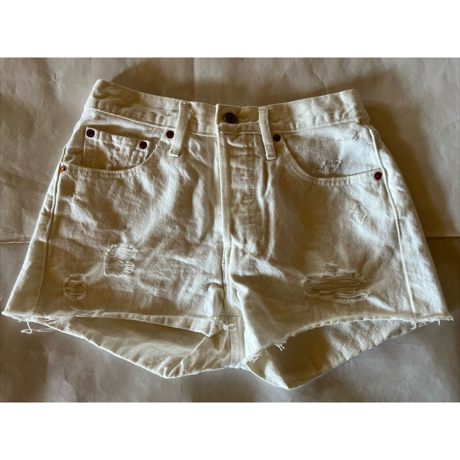 Levi's Levi's Shorts Womens 26 White 501 Jean Denim 28x3 Button Fly Size 28" / US 6 / IT 42 - 2 Thumbnail