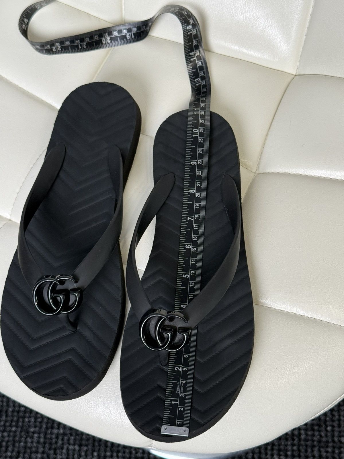 Gucci Gucci GG Marmont Rubber Thong Flip Flops Sandals Mens Size 9 Size US 9 / EU 42 - 15 Thumbnail