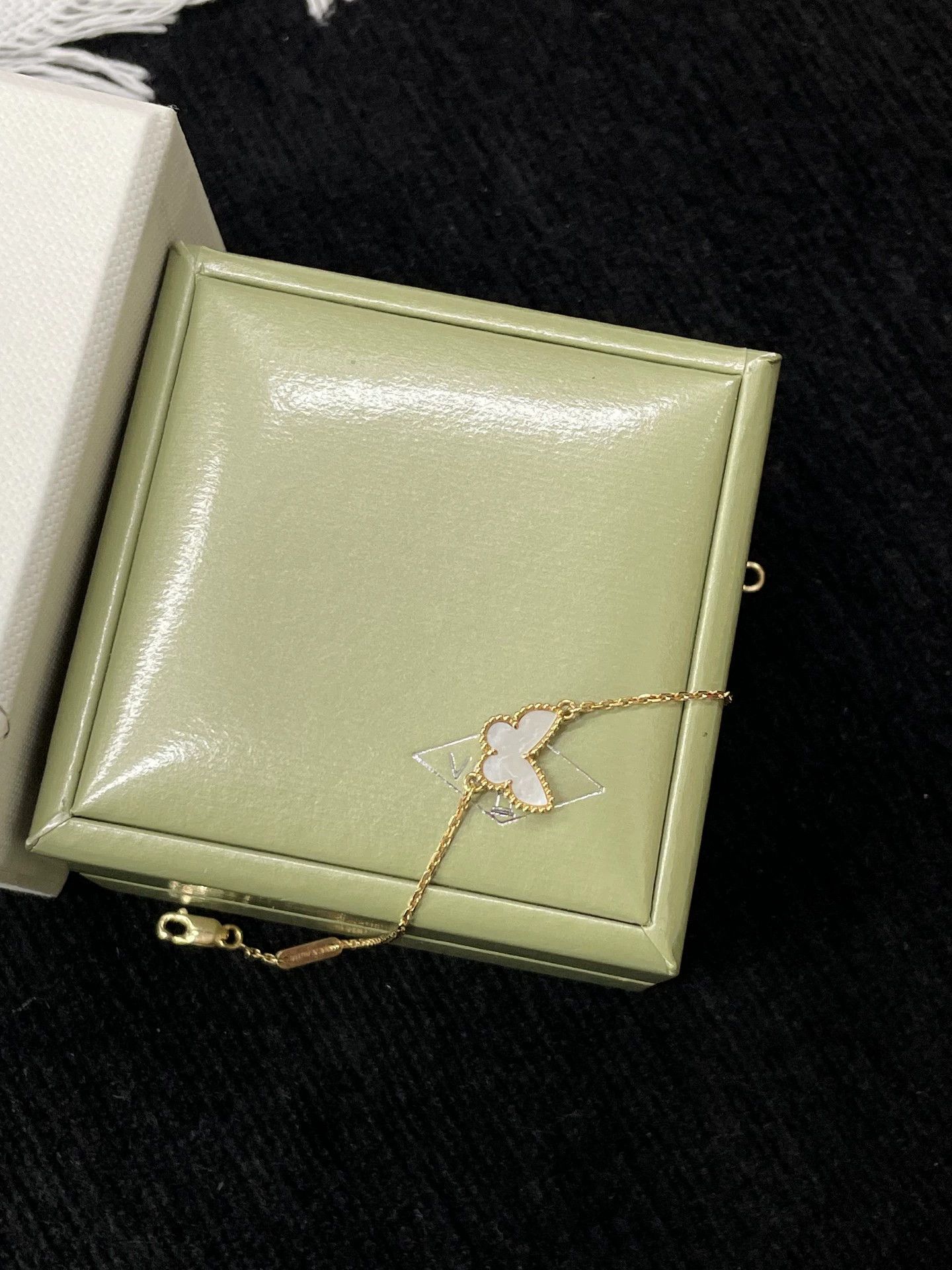 Van Cleef & Arpels VCA MOP Butterfly Bracelet w/ box, card 2012 JB Size ONE SIZE - 3 Thumbnail