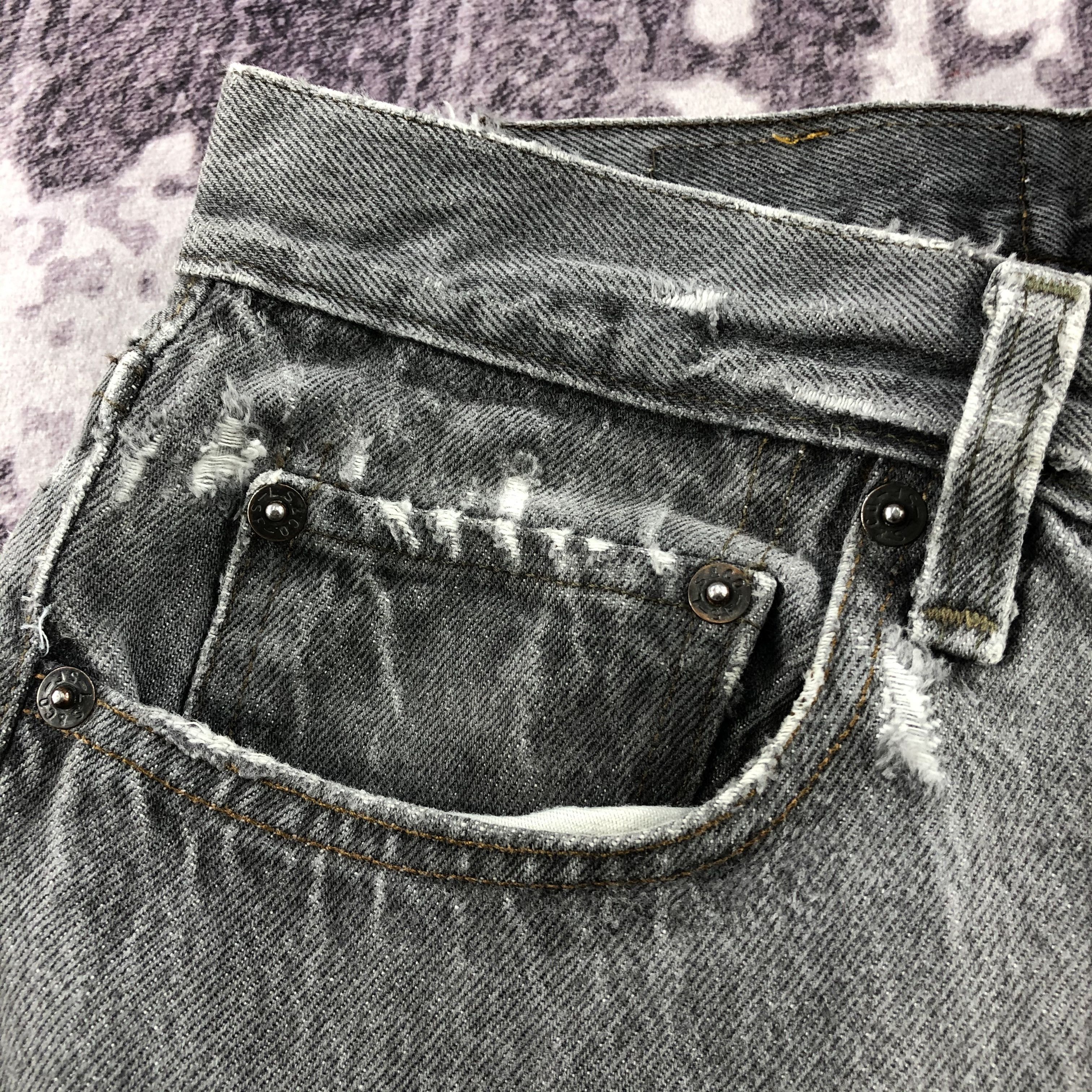 Levi's × Vintage Vintage 90s Sunfaded Levis 501 Jeans-JM2224 Size US 31 - 11 Thumbnail