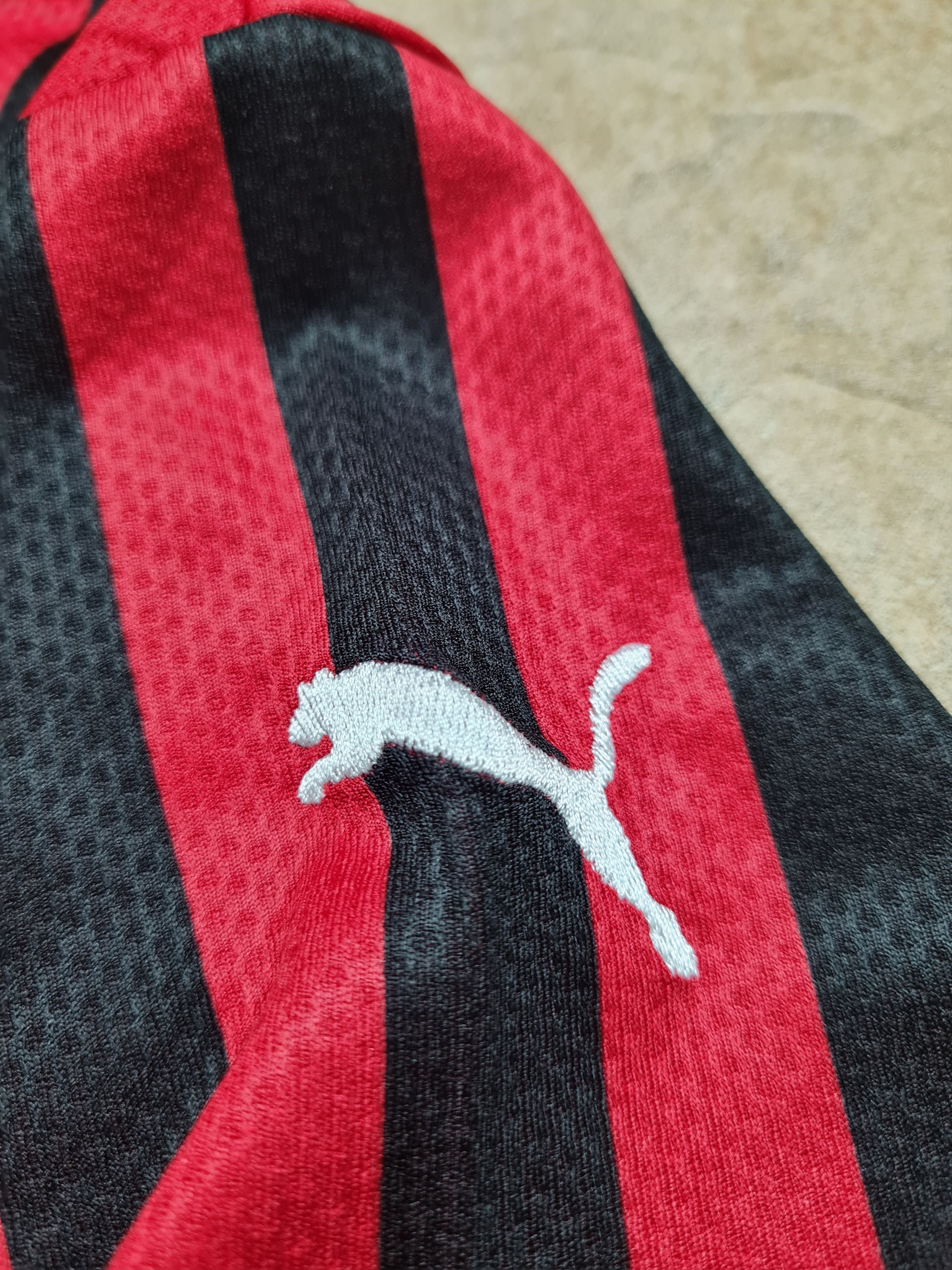 Puma MILAN 2019-2020 HOME FOOTBALL SHIRT PUMA 754419-06 Size US XL / EU 56 / 4 - 10 Thumbnail