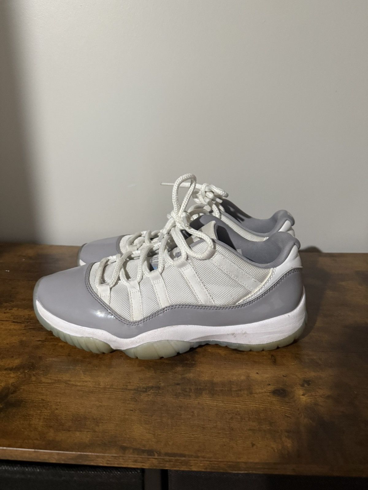 Jordan Brand × Nike Jordan 11 Low Size US 9 / EU 42 - 2 Thumbnail