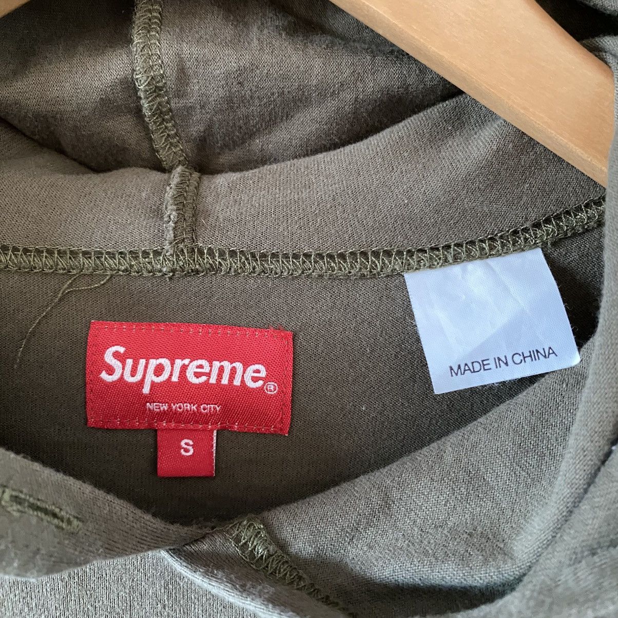Supreme Supreme Layered Hooded Longsleeve Top Olive 2022 Size US S / EU 44-46 / 1 - 3 Thumbnail