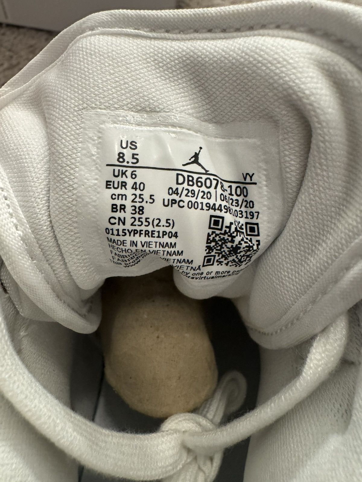 Jordan Brand Jordan 1 Mid Quilted White (women’s) Size US 8.5 / IT 38.5 - 6 Thumbnail