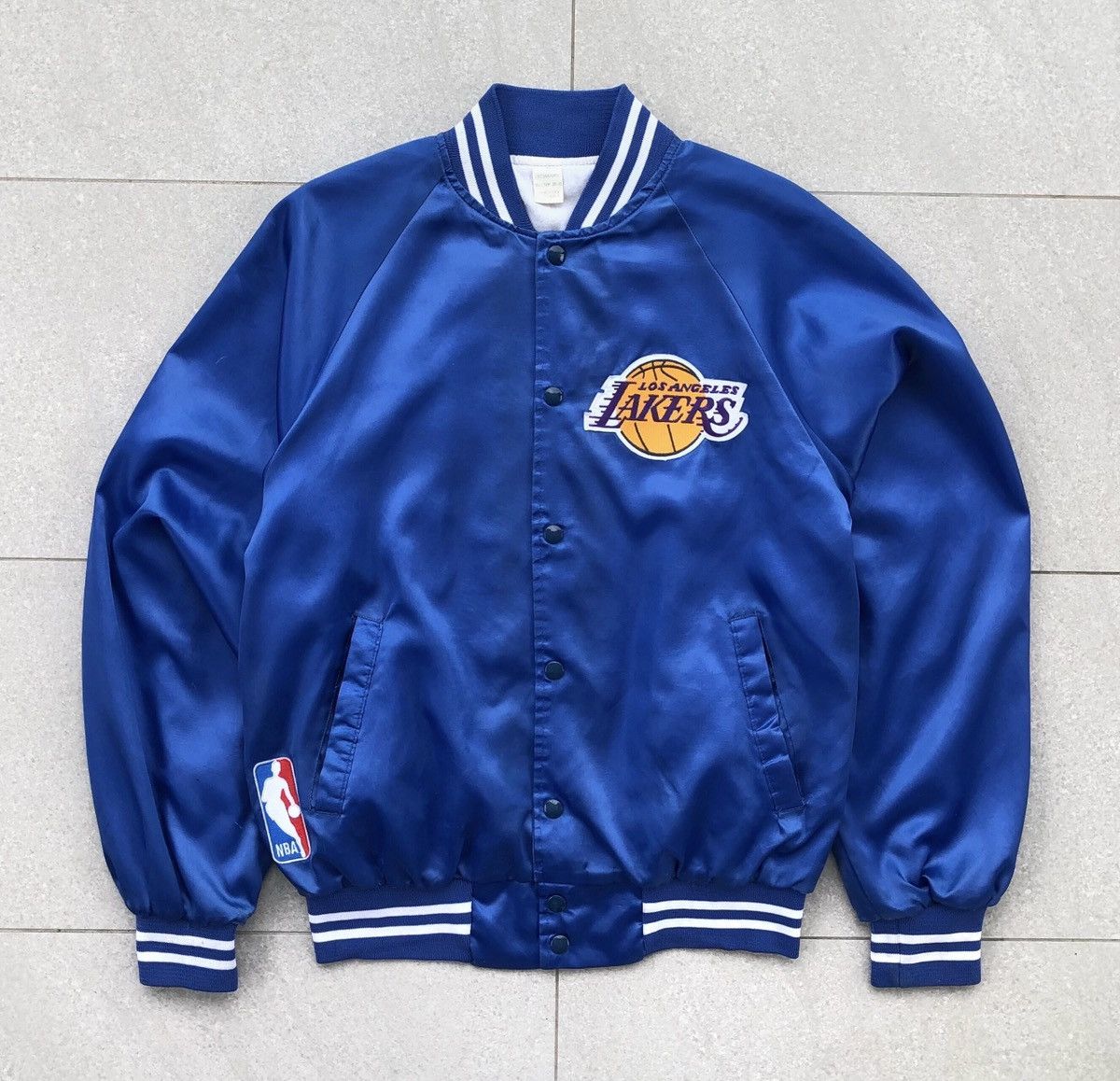 Vintage Vintage 80s NBA Logo LA LAKERS Satin Varsity Jacket USA 🇺🇸 Size US M / EU 48-50 / 2 - 1 Thumbnail