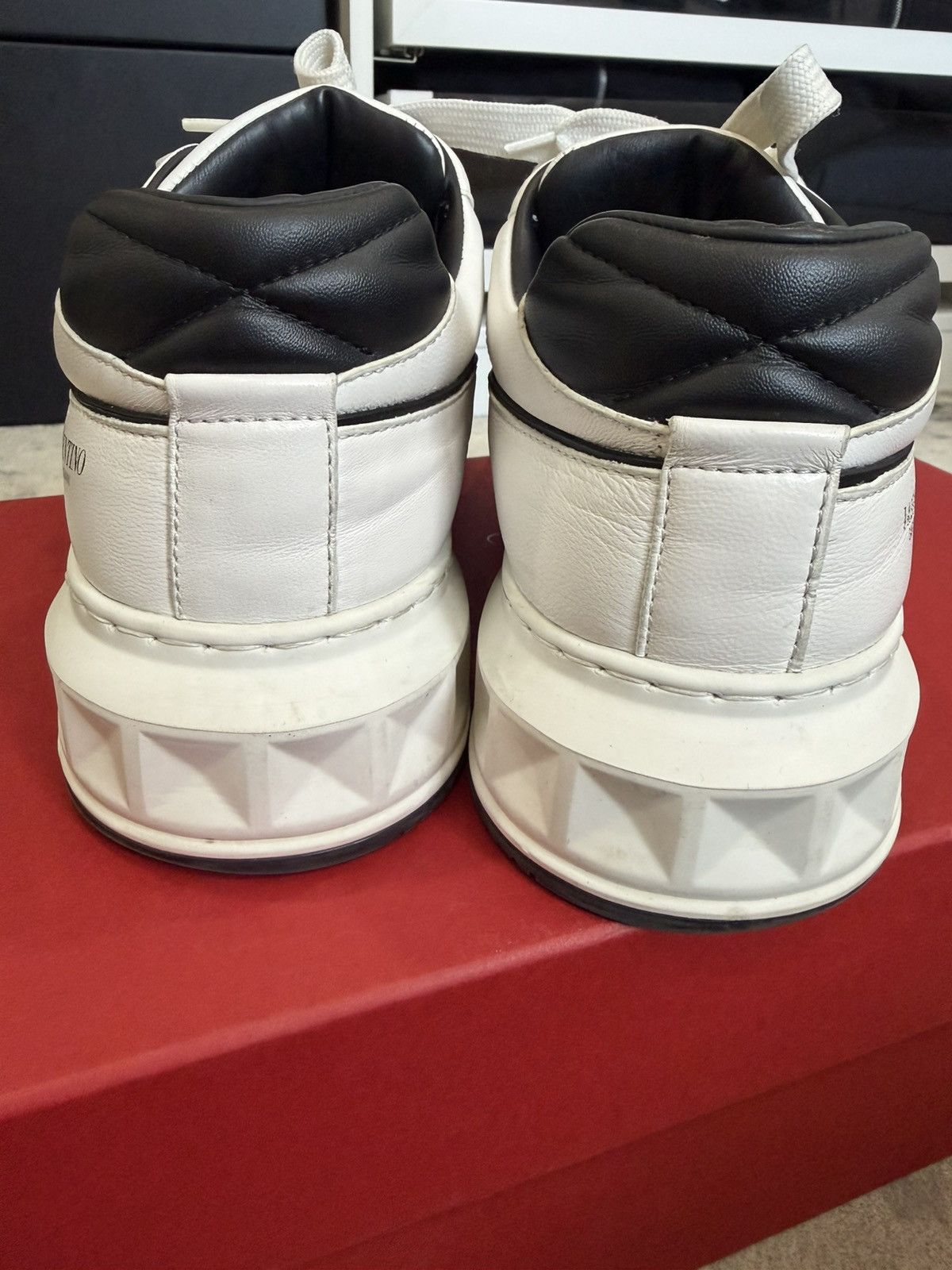 Valentino Valentino One Stud Sneaker size 42 Size US 9 / EU 42 - 13 Thumbnail