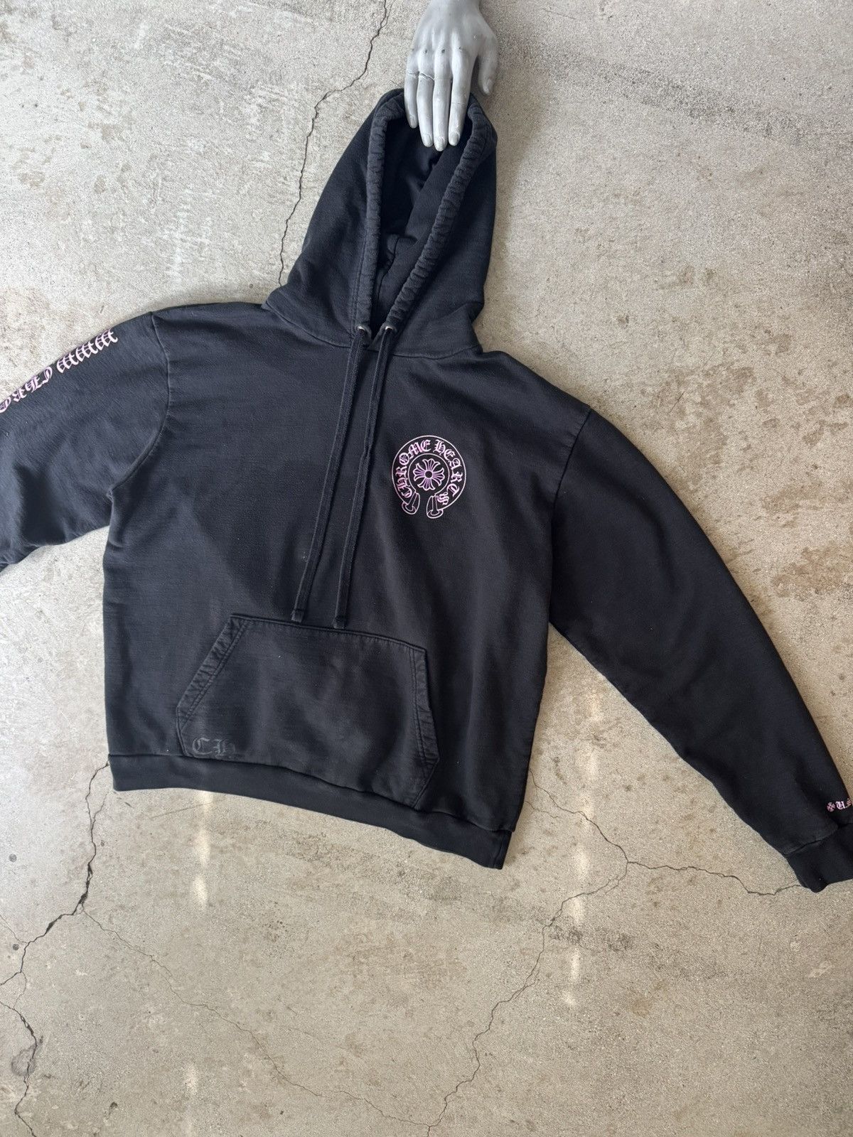 Chrome Hearts CHROME HEARTS ONLINE EXCLUSIVE BLACK PINK HORSESHOE HOODIE Size US L / EU 52-54 / 3 - 2 Thumbnail