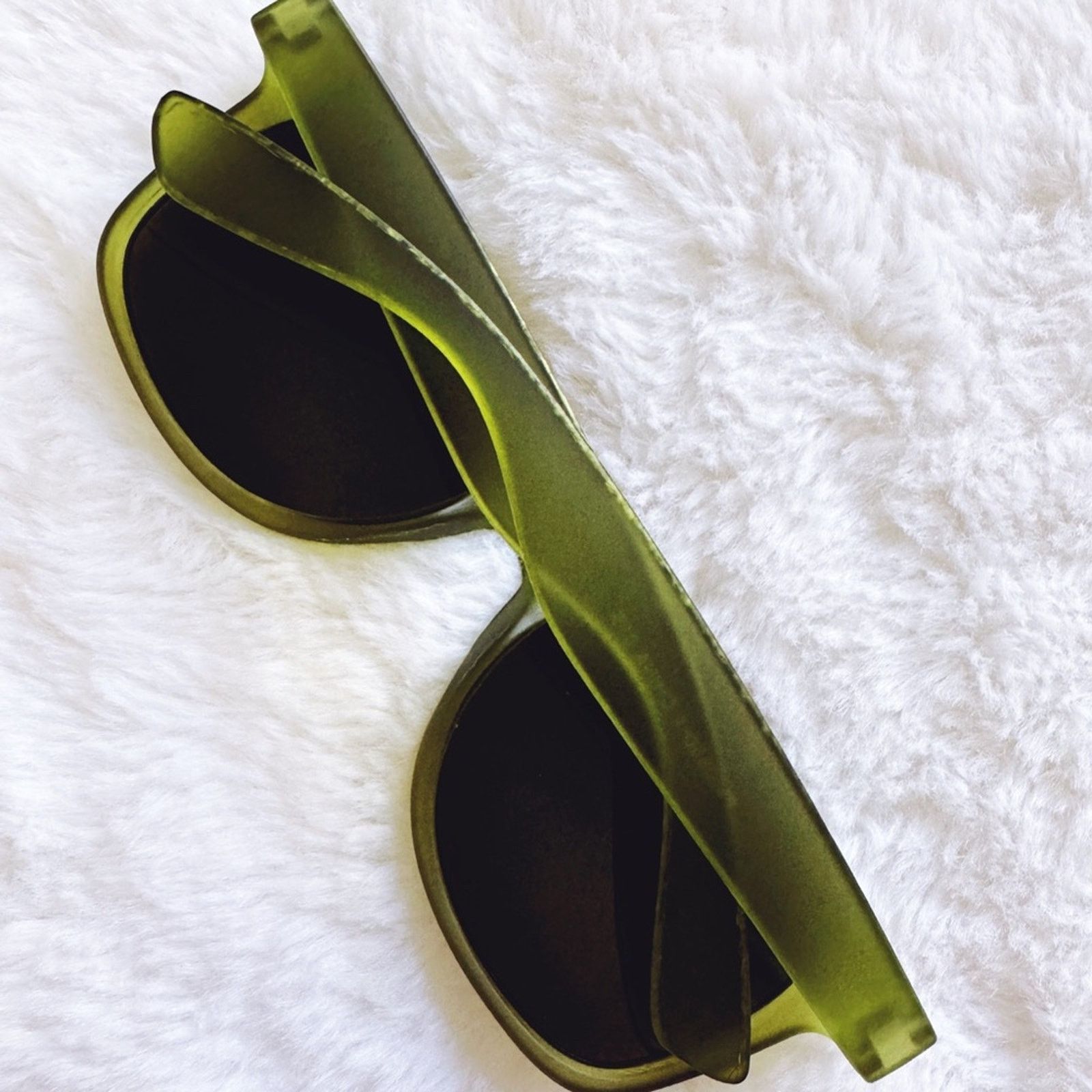Other Lola Green Polycarbonate Sunglasses Size ONE SIZE - 11 Thumbnail