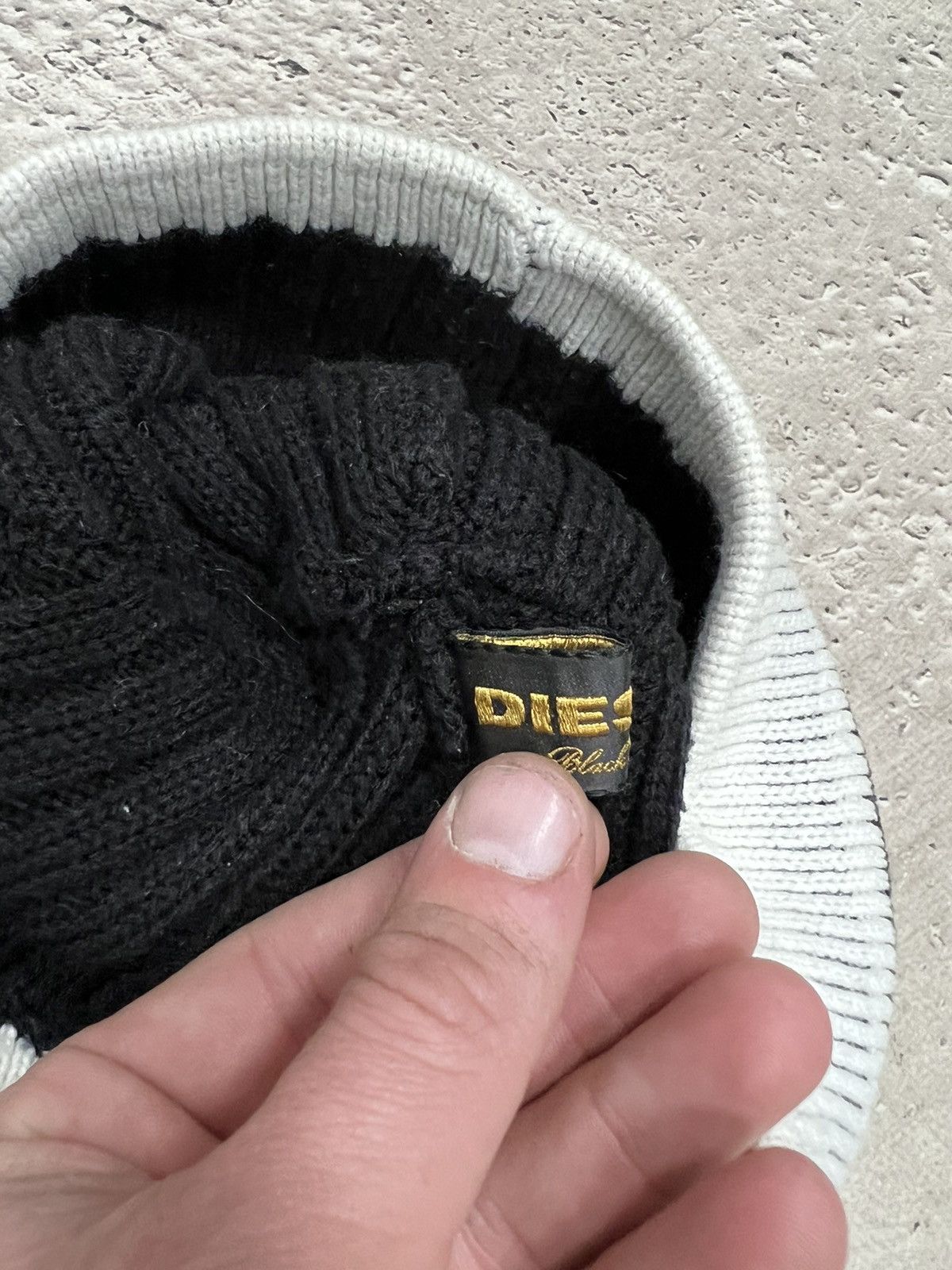 Diesel × Vintage #RARe💣💣 Diesel Black gold Y2K Style Beanie Logo Hat Size ONE SIZE - 7 Thumbnail