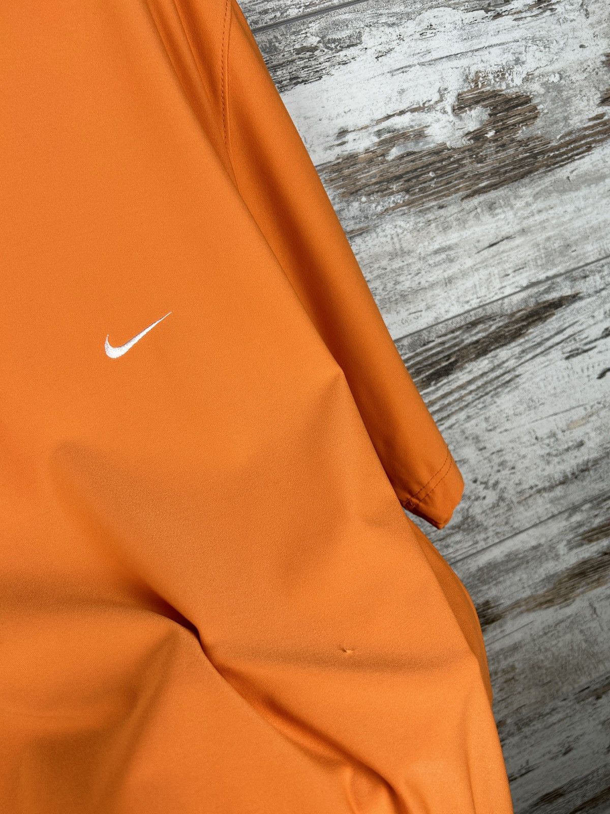 Nike Mens Vintage Nike Swoosh T Shirt 90s crazy tee court rare Size US L / EU 52-54 / 3 - 11 Thumbnail