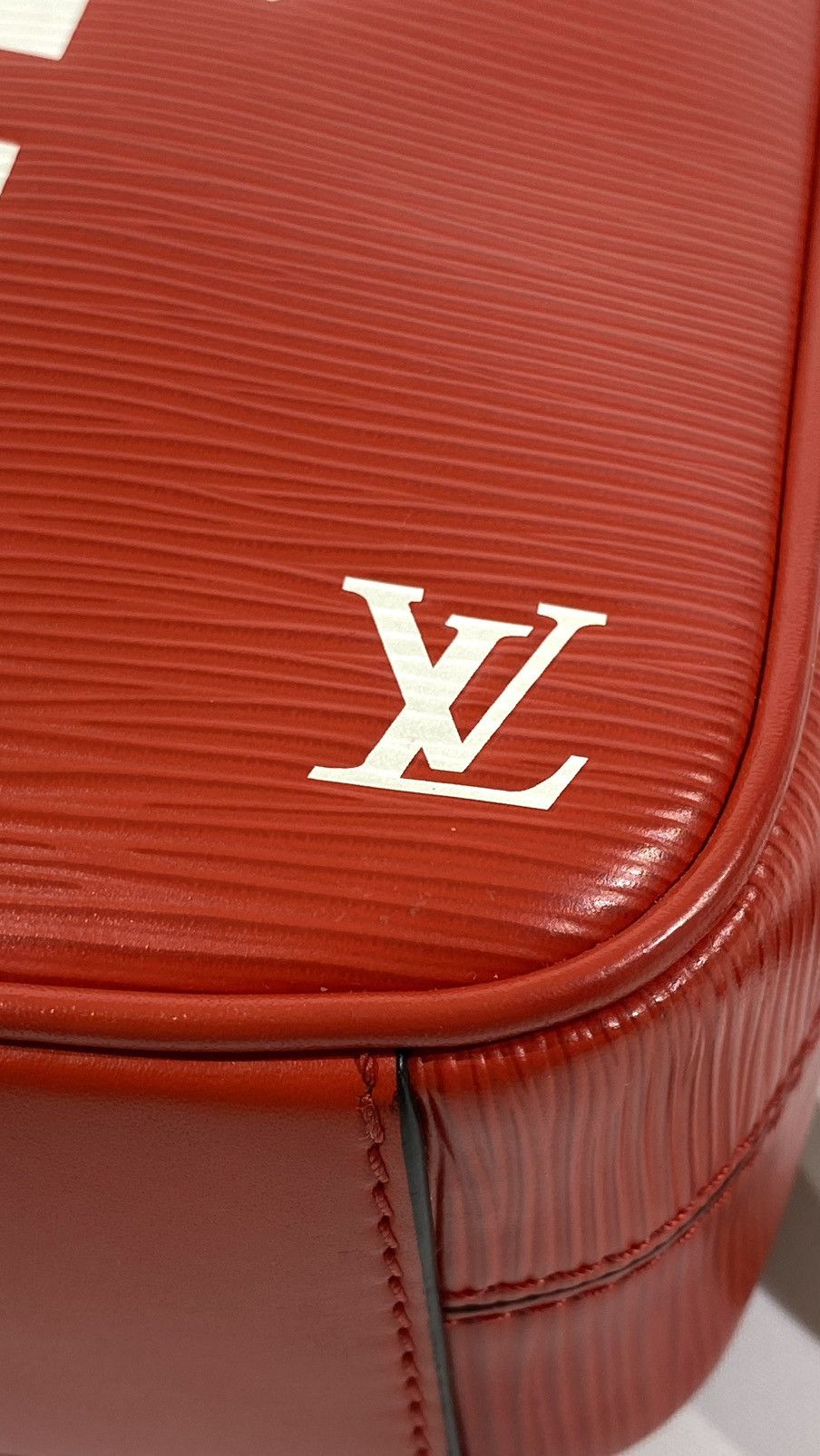 Louis Vuitton × Supreme Louis Vuitton X Supreme Danube PM EPI Leather Cross Body Bag Size ONE SIZE - 21 Thumbnail