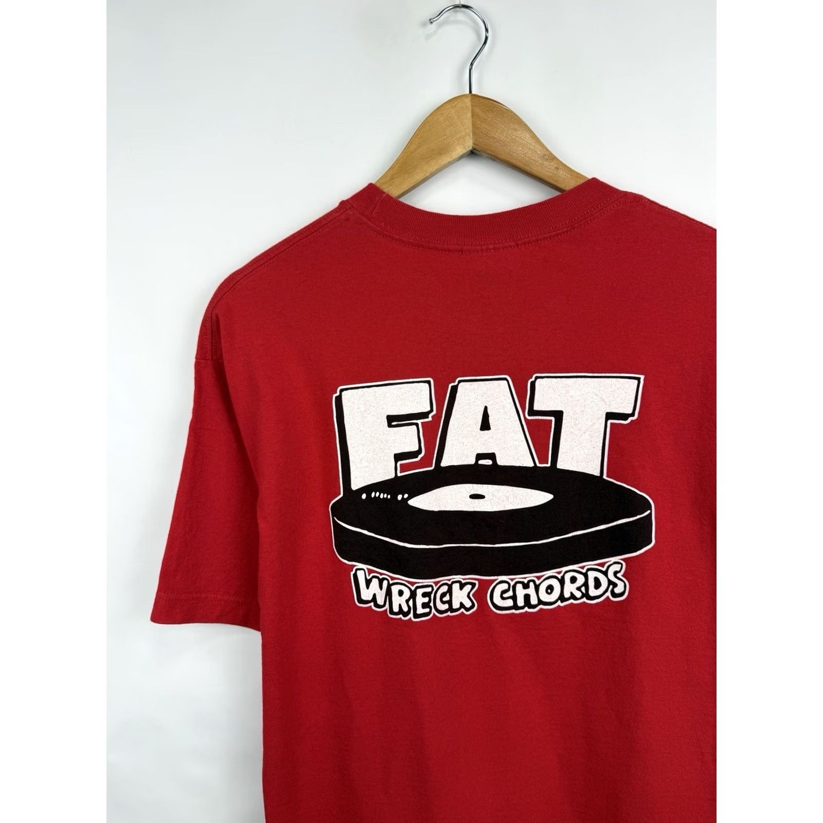 Vintage VINTAGE Fat Wreck Chords Punk Rock USA Label T-Shirt NOFX Size L Red/Gray Mens Shirt Size US L / EU 52-54 / 3 - 4 Thumbnail