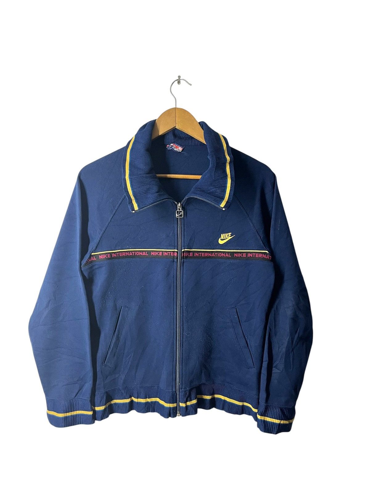 Nike VINTAGE NIKE SWOOSH 90s TRACKTOP JACKET DISSTRESSED Size US M / EU 48-50 / 2 - 1 Thumbnail