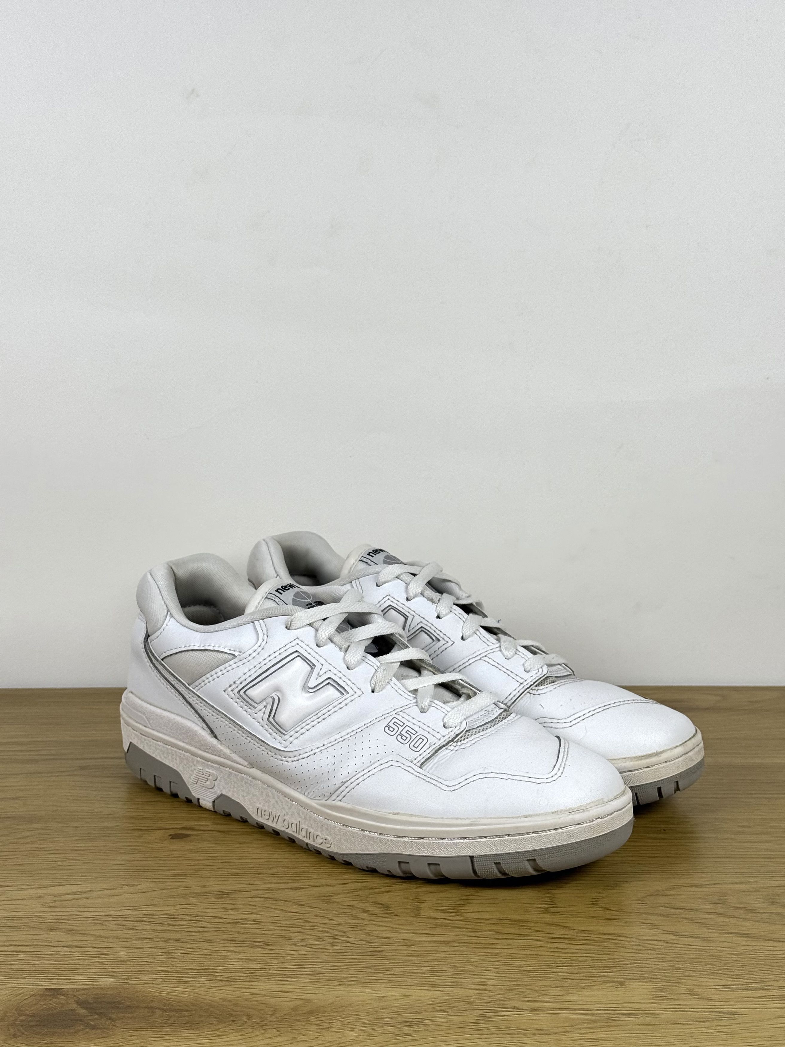 New Balance New Balance 550 White Low Top Sneakers 42-43 Size US 9.5 / EU 42-43 - 2 Thumbnail
