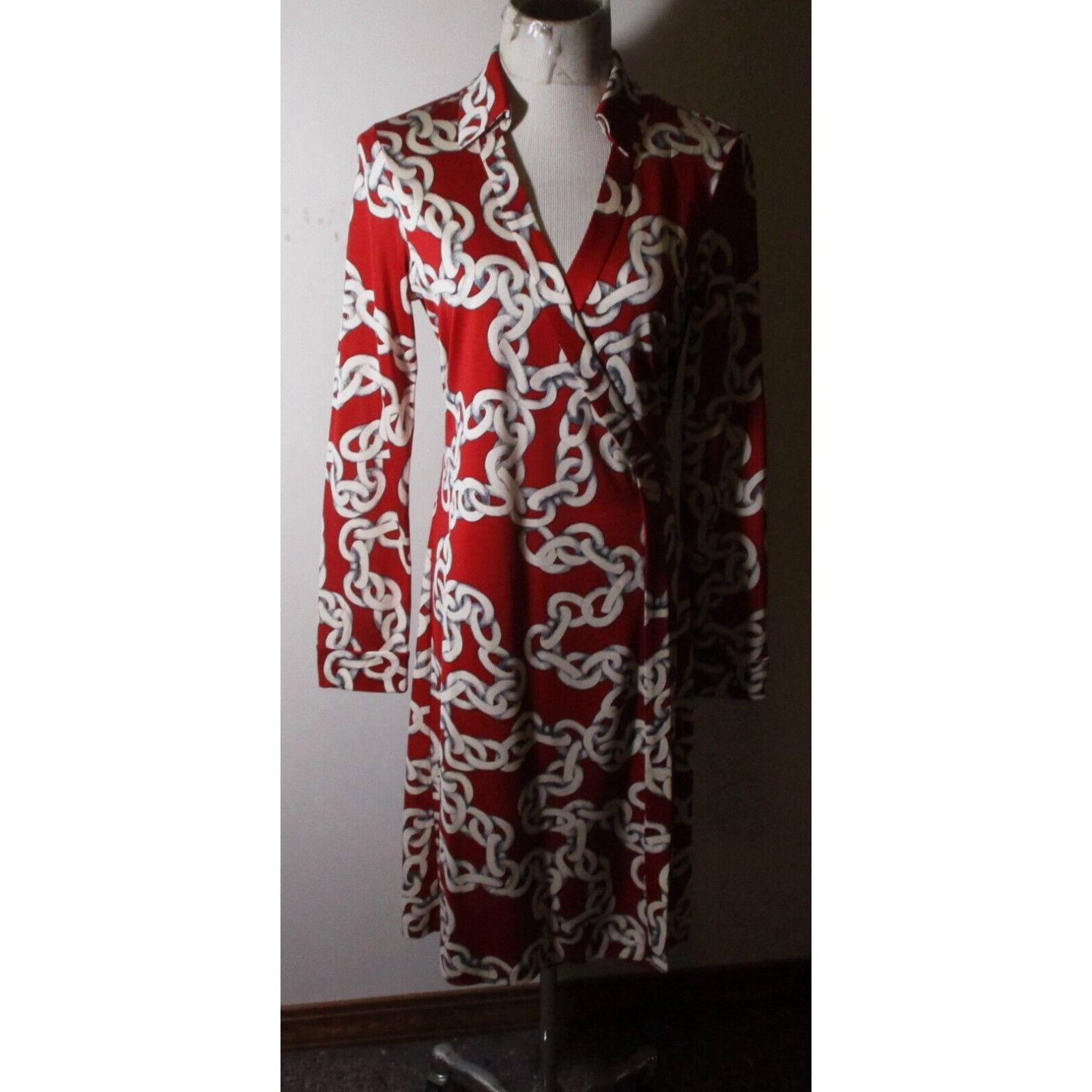 Image of Women's Diane Von Furstenberg Red 100% Silk Long Sleeve Wrap Dress Size 12 in White