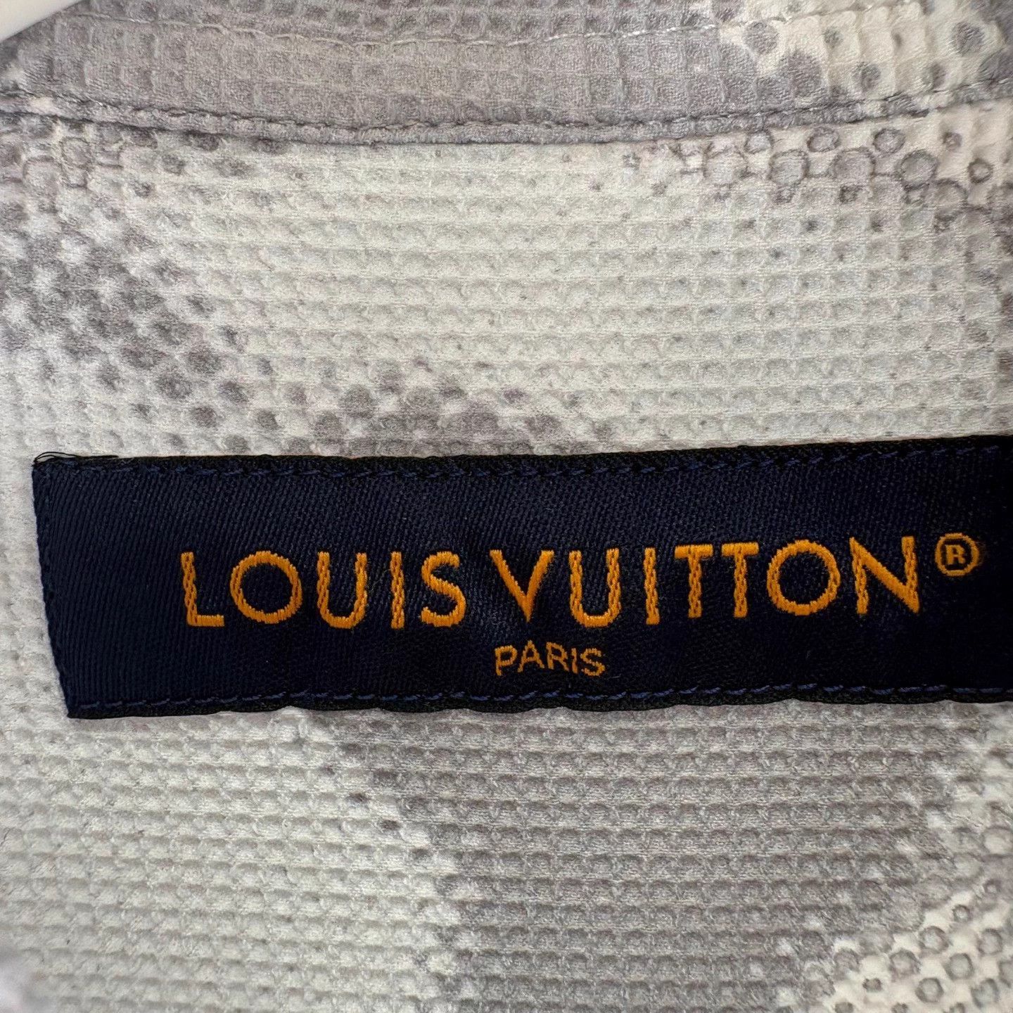 Louis Vuitton Louis Vuitton Gray Camo Short Shirt M New With Tags Size US M / EU 48-50 / 2 - 6 Thumbnail