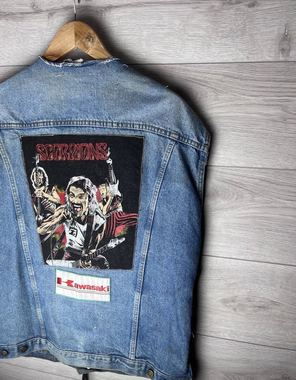 Hard Rock Cafe Men's Denim Vest rock style size L music Scorpions USA 🇺🇸 Size US L / EU 52-54 / 3 - 8 Thumbnail