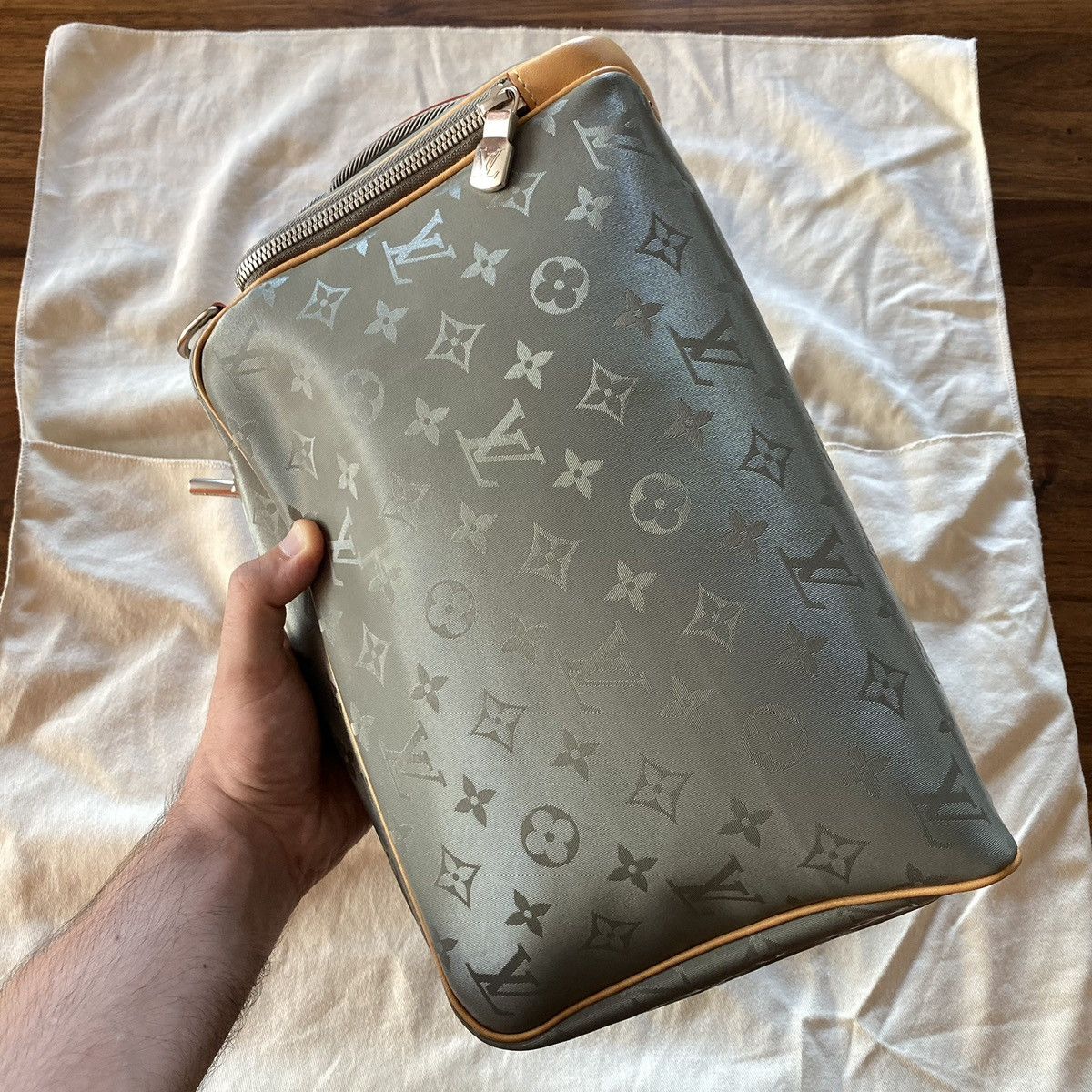 Louis Vuitton 1 of 1 FW18 Titanium Monogram Camera Bag Size ONE SIZE - 6 Thumbnail