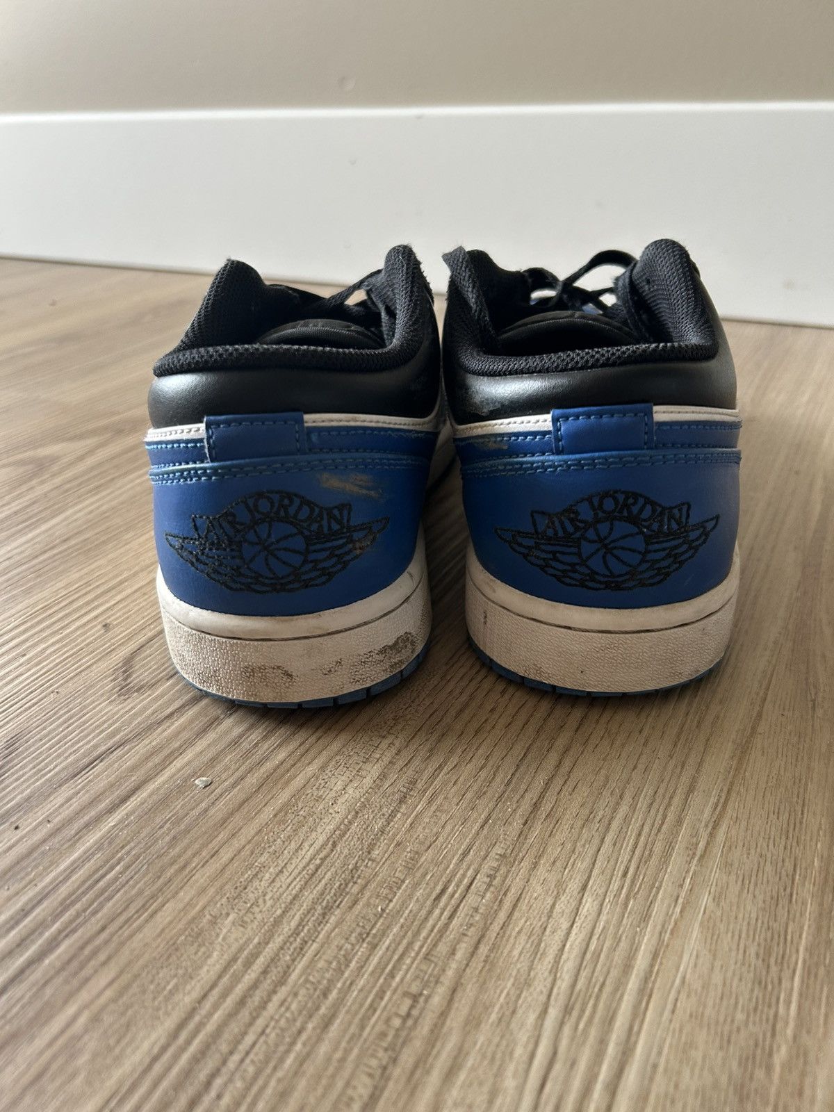 Jordan Brand Jordan 1 Low Alternate Royal Toe Size US 9 / EU 42 - 5 Thumbnail