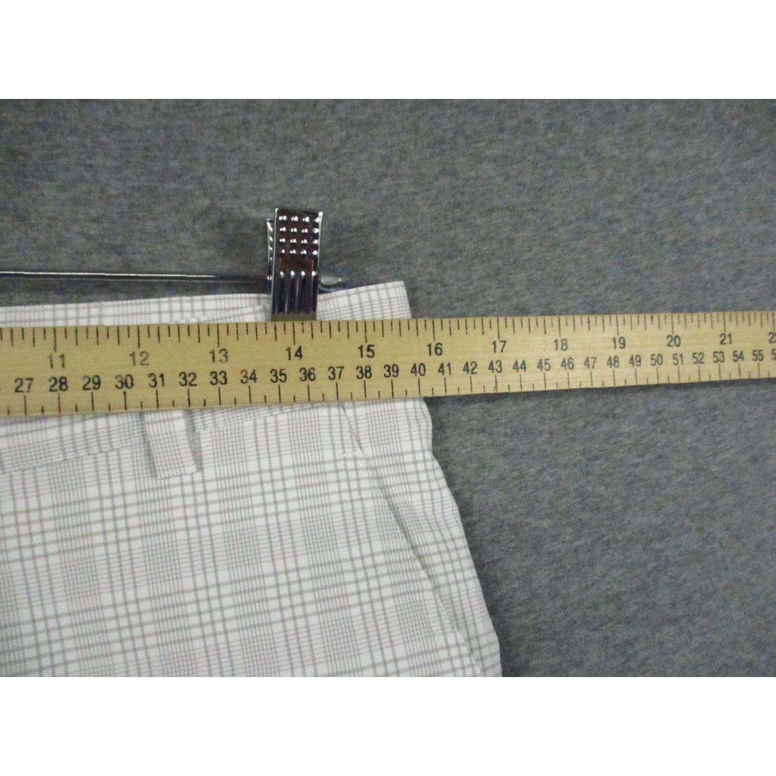 Nike Nike Golf Shorts 30 Dri Fit Core Flex Men White Gray Plaid Stretch Comfort Size US 30 / EU 46 - 3 Thumbnail