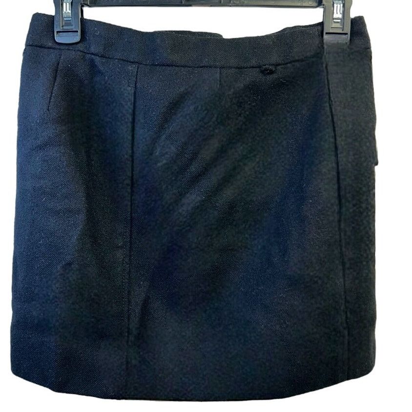 J.Crew J Crew Black Zip Front Pocketed Mini Skirt Size 0 Size 25" / US 0 / IT 36 - 2 Thumbnail