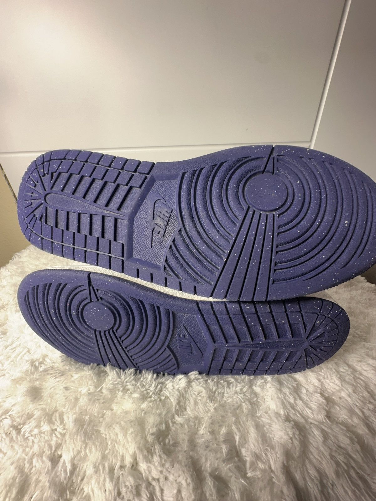 Jordan Brand Jordan 1 Mid SE Chenille Sky J Light Purple (Women's) Size US 7.5 / IT 37.5 - 6 Thumbnail