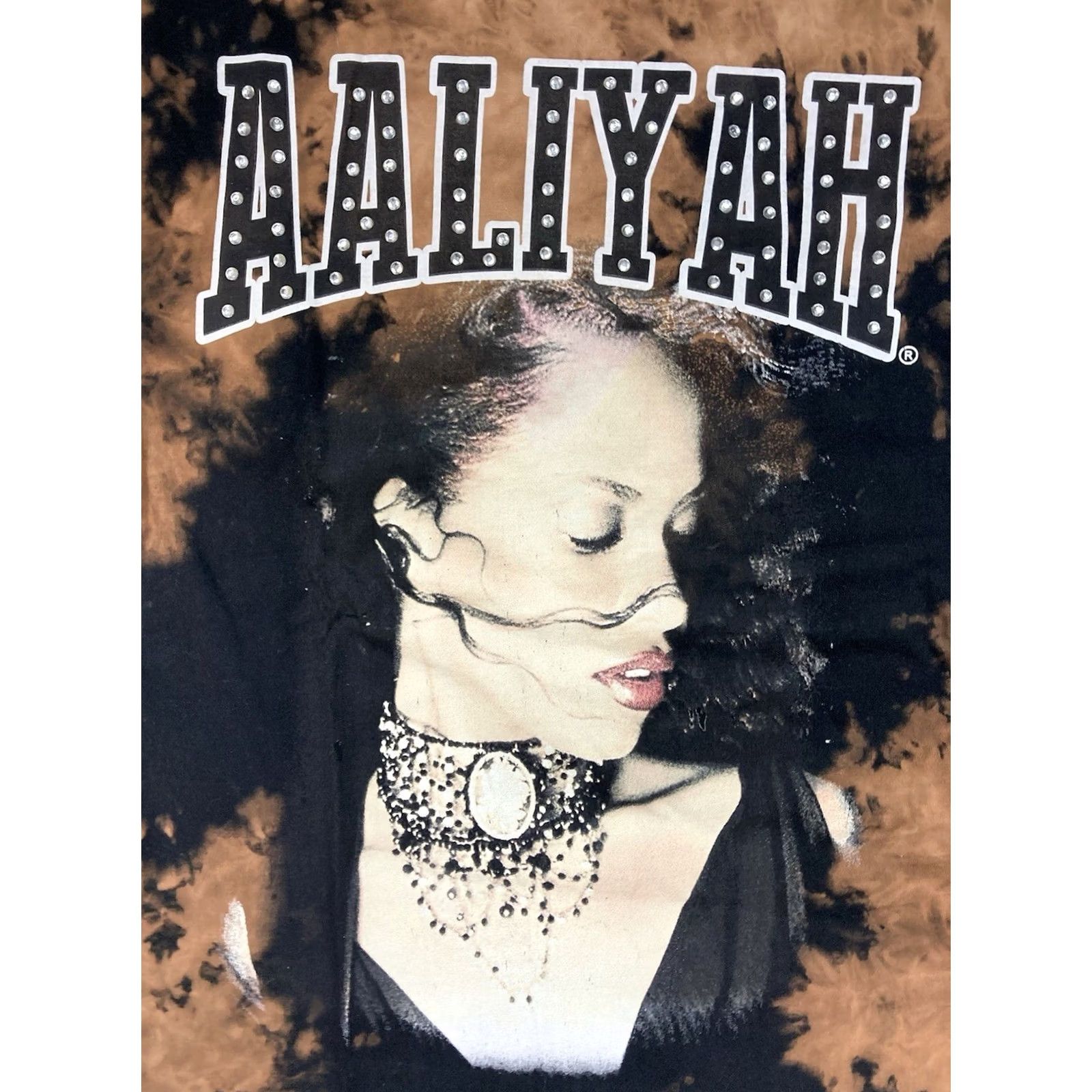 Vintage VINTAGE Aaliyah Rhinestones T-Shirt Women Small Oversized Tie Dye Music Shirt Size S / US 4 / IT 40 - 2 Thumbnail
