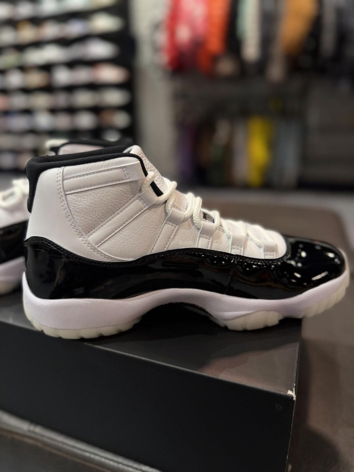 Jordan Brand Size 10 - Air Jordan 11 Retro Mid Gratitude Defining Moments Size US 10 / EU 43 - 6 Thumbnail