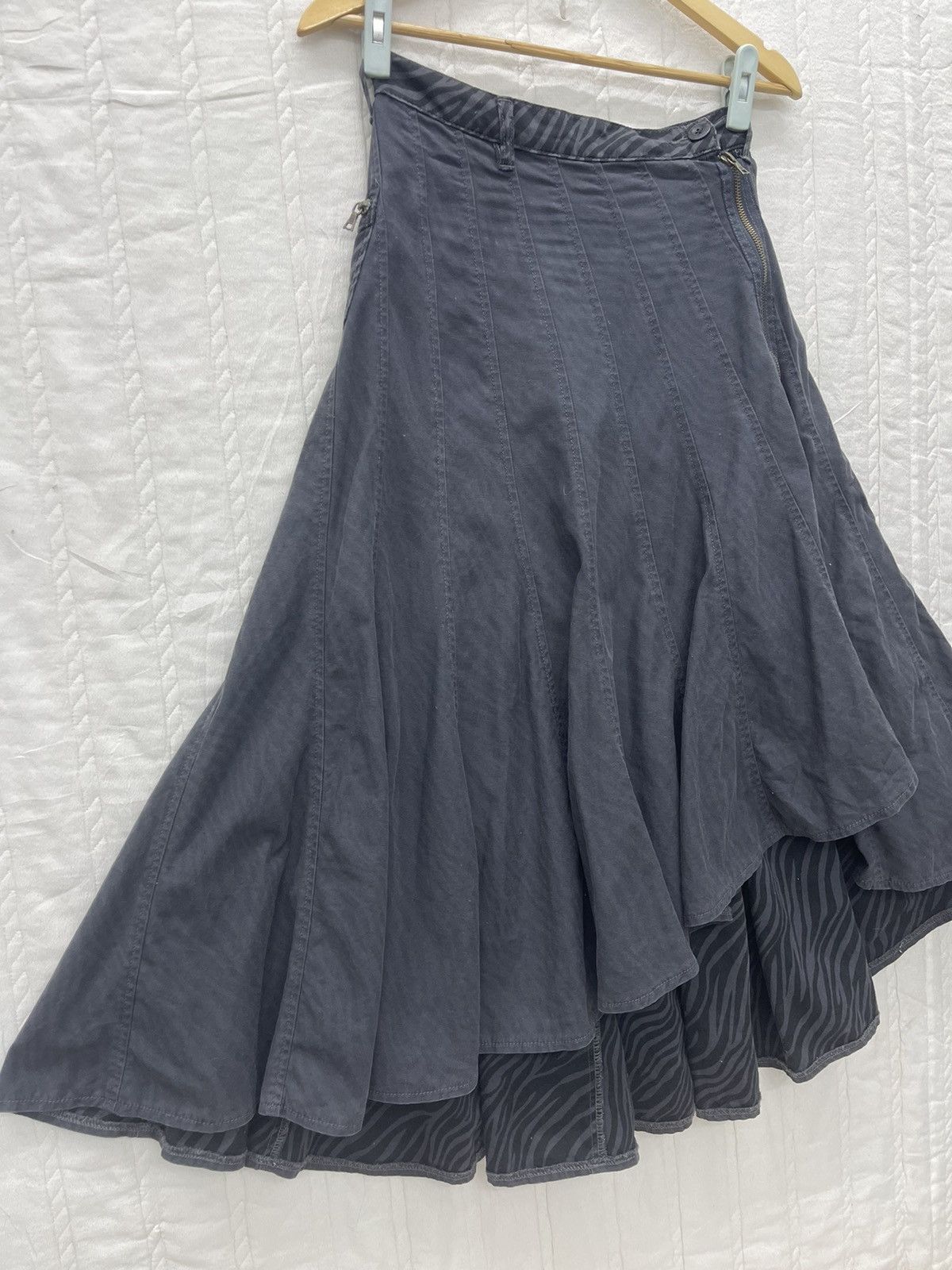 Hysteric Glamour ARCHIVE💥HYSTERIC GLAMOUR TIGER STRIPED MIDI SKIRT Size 26" / US 2 / IT 38 - 2 Thumbnail