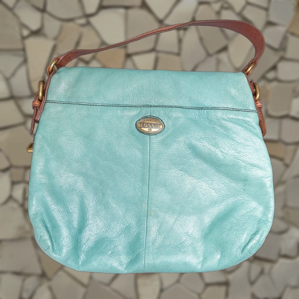 Fossil Explorer Aqua Blue Leather Shoulder Bag Purse Zip Pockets Medium Women