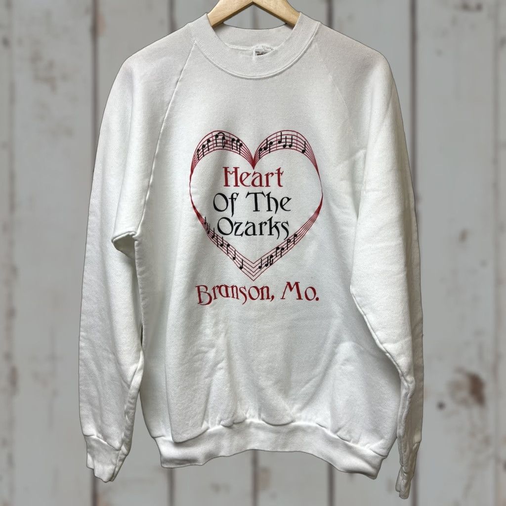 Fruit Of The Loom VINTAGE Branson Missouri White Long Sleeve Sweatshirt Music Crew Neck 2XL Men Pullover Cotton Blend Fruit of the Loom Shirt Size US XXL / EU 58 / 5 - 1 Thumbnail