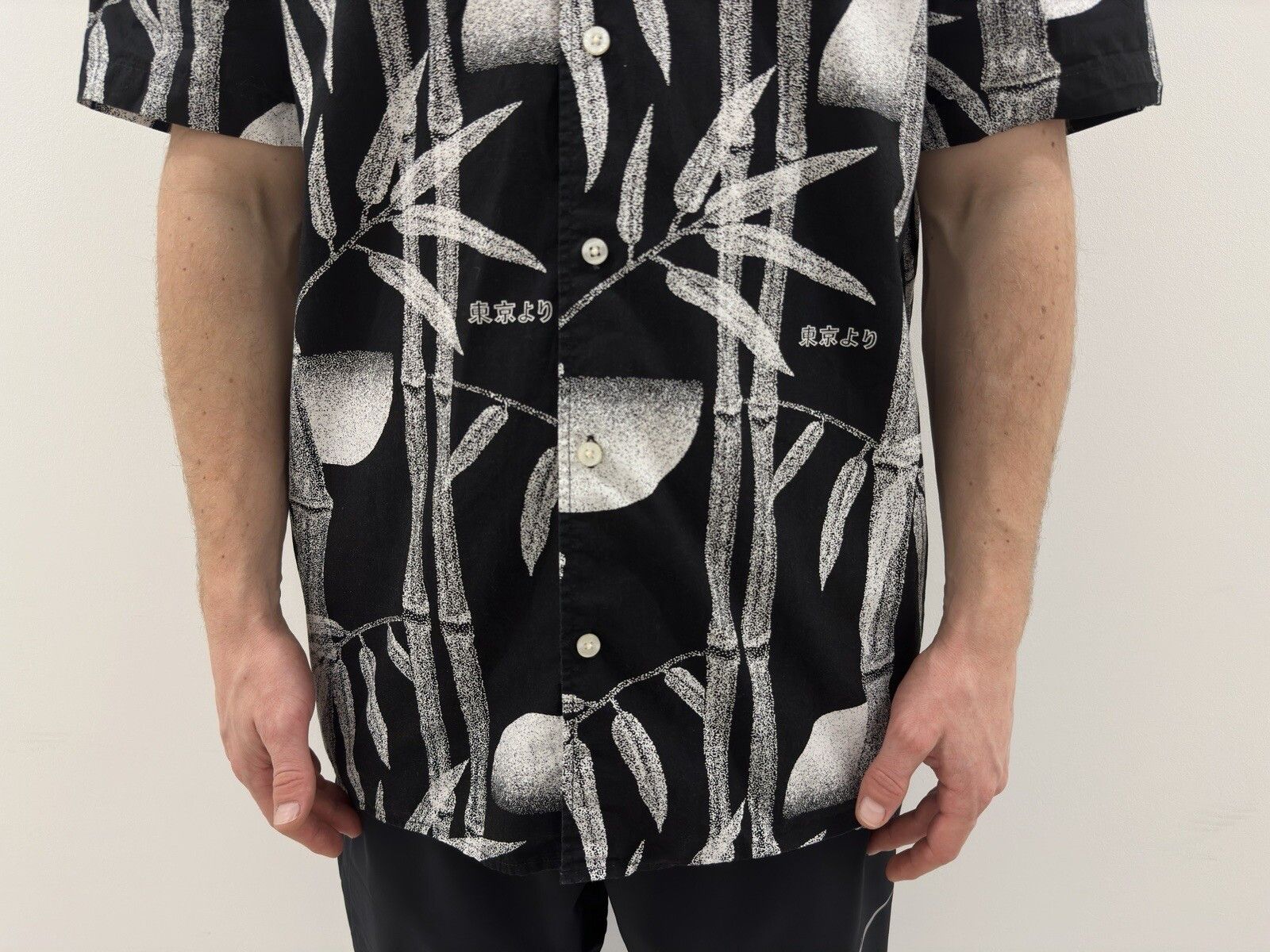 Edwin Edwin Mens Shirt Floral Print Cotton Size US L / EU 52-54 / 3 - 5 Thumbnail