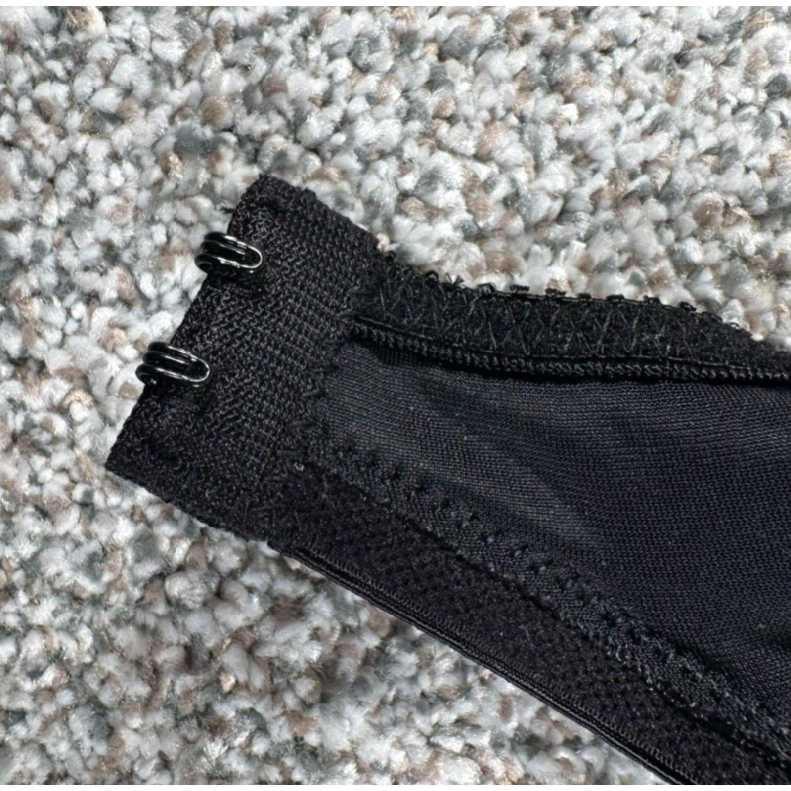 Victoria's Secret Viktoria’s Secret Velvet Bra 36B Underwire Victoria’s Secret Bra 90s Y2K Vintage Goth Romantic Black Velvet Bra Women Size ONE SIZE - 4 Thumbnail