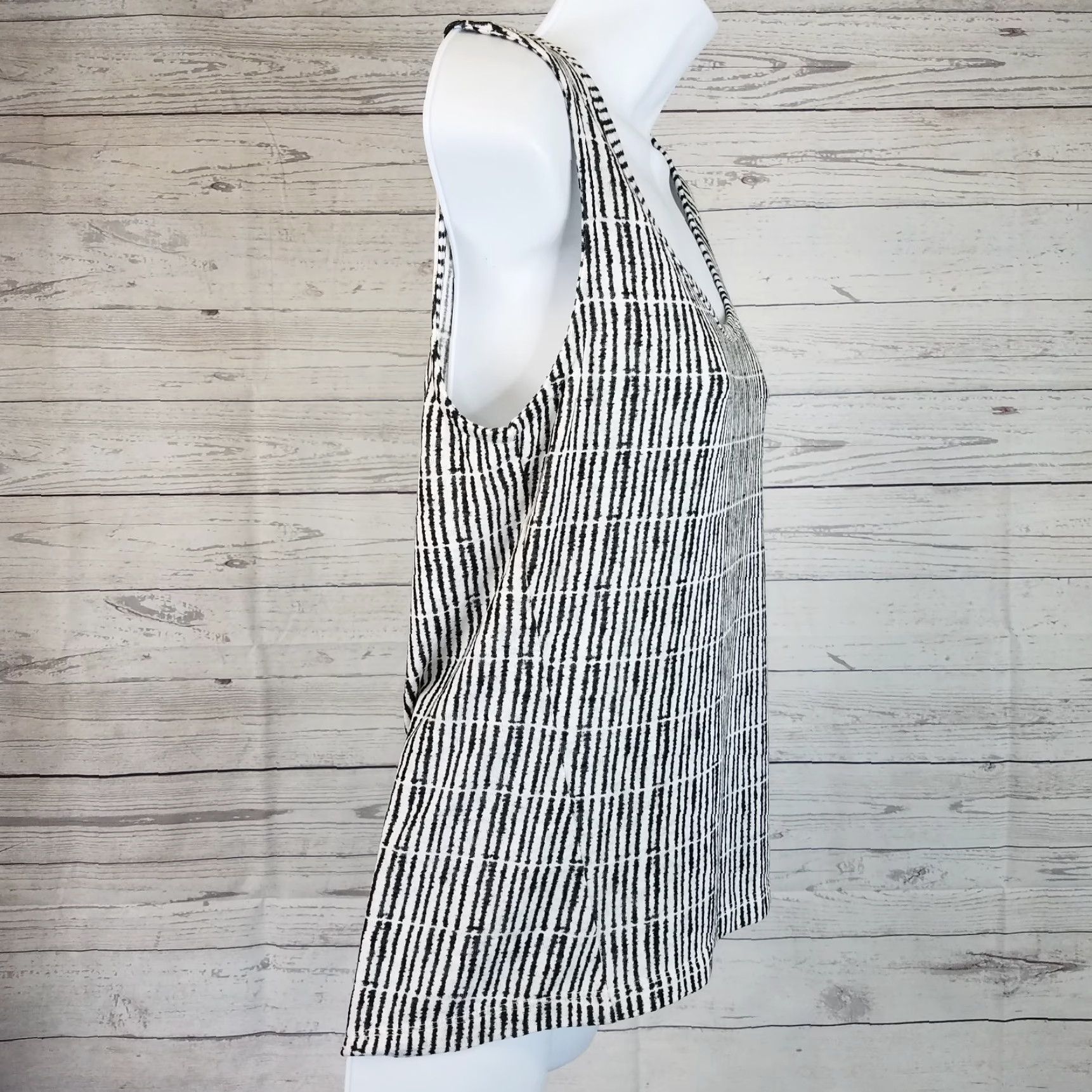 Athleta Athleta Womens Tank Top XS White Sleeveless Scoop Neck Modal Blend Activewear Womens XS Tank Top Size XS / US 0-2 / IT 36-38 - 3 Thumbnail