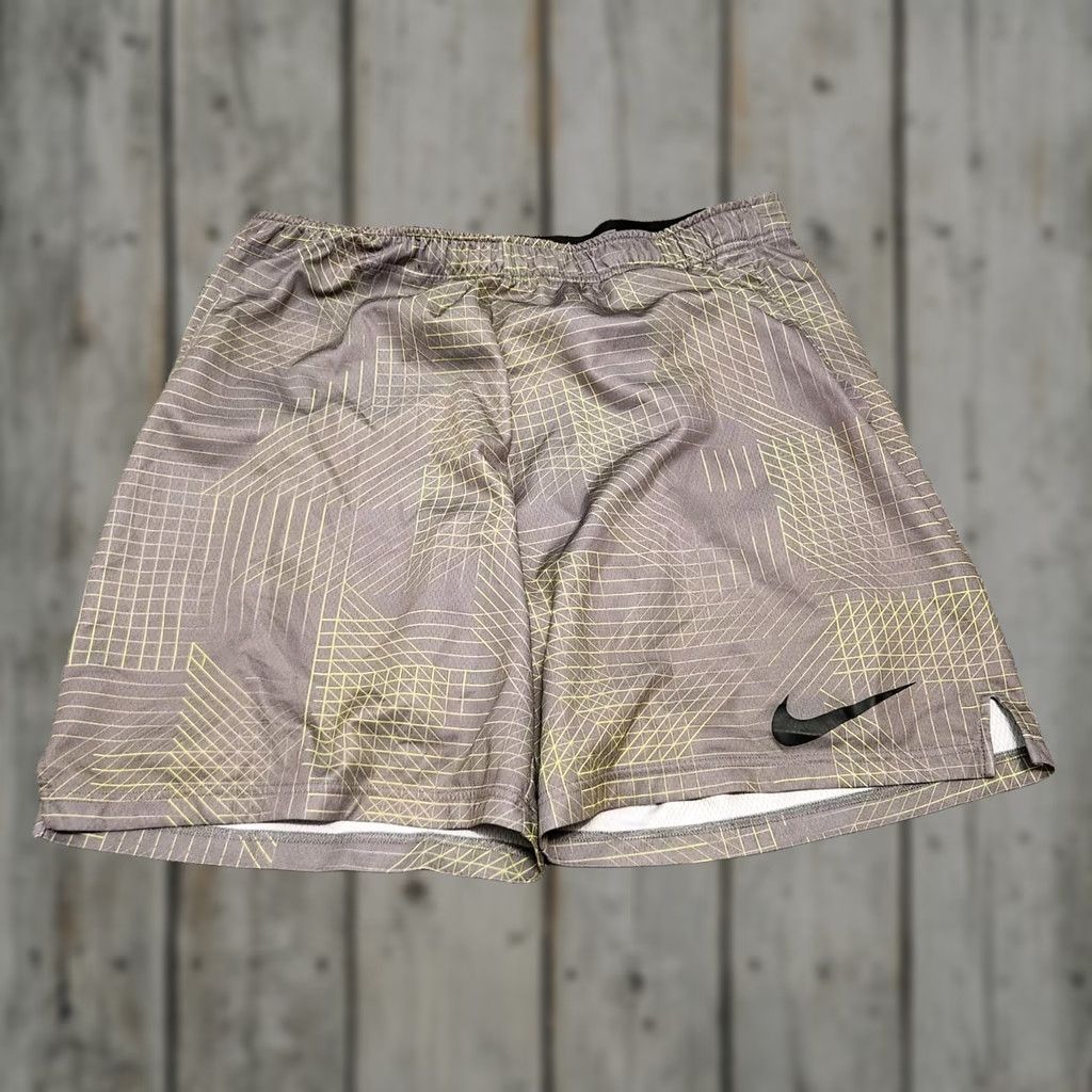 Nike NIKE MEN'S Yoga SHORTS 2XL DRI-FIT Gray Polyester Elastic Waist Drawstring Pockets Athletic Casual Gym Sports Running Jogging Shorts Size US 39 - 1 Thumbnail