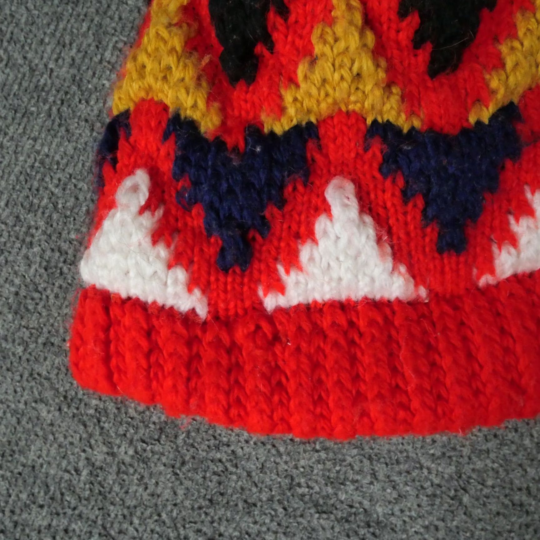 Vintage VINTAGE Beanie Hat Adult One Size Red 80s 90s Geometric Knit Acrylic Men Winter Fall Spring Summer Casual Men Beanie Red Vintage Size ONE SIZE - 3 Thumbnail