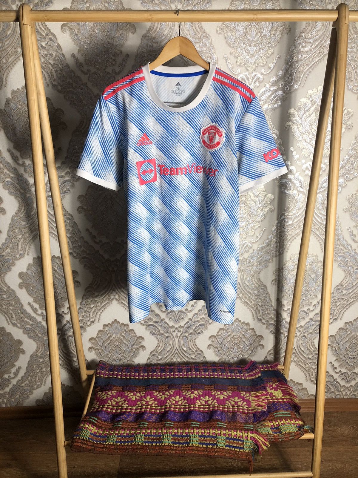 Adidas VINTAGE ADIDAS FC MANCHESTER UNITED ENGLAND SOCCER JERSEY Size US XL / EU 56 / 4 - 1 Thumbnail