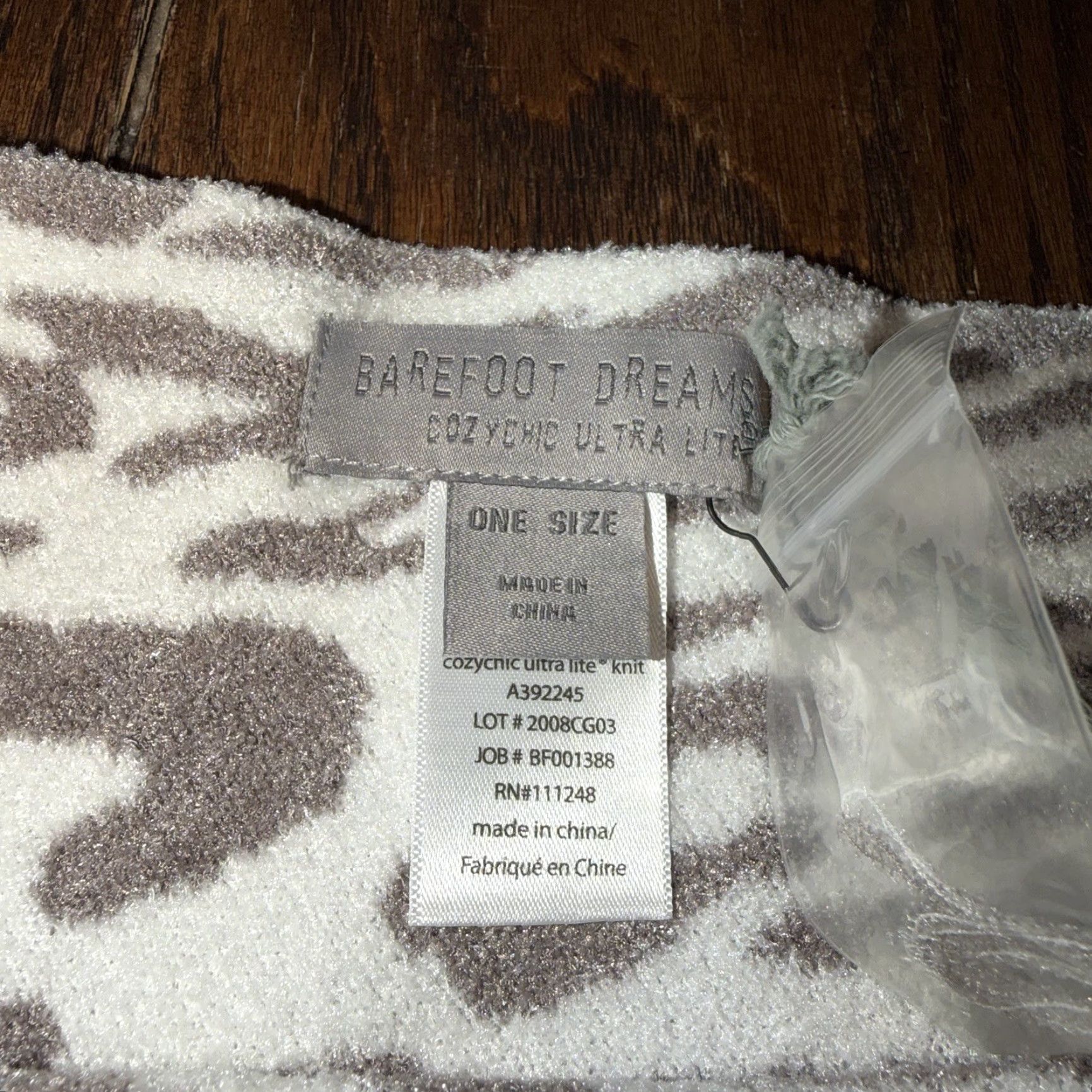 Vintage **CozyChic Barefoot Dreams Dove Gray Animal Print One Size Poncho** User: **CozyChic Barefoot Dreams Dove Gray Animal Print Poncho** Size ONE SIZE - 3 Thumbnail