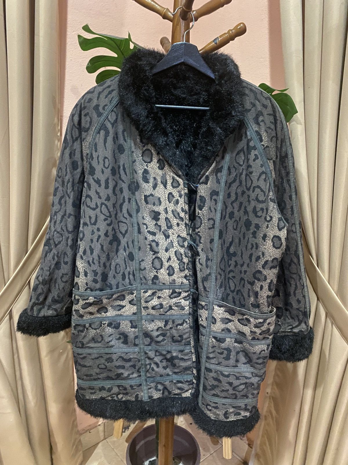 Vintage Bosung Leopard Print Faux Fur Jacket – Vintage Outerwear Size M / US 6-8 / IT 42-44 - 1 Thumbnail