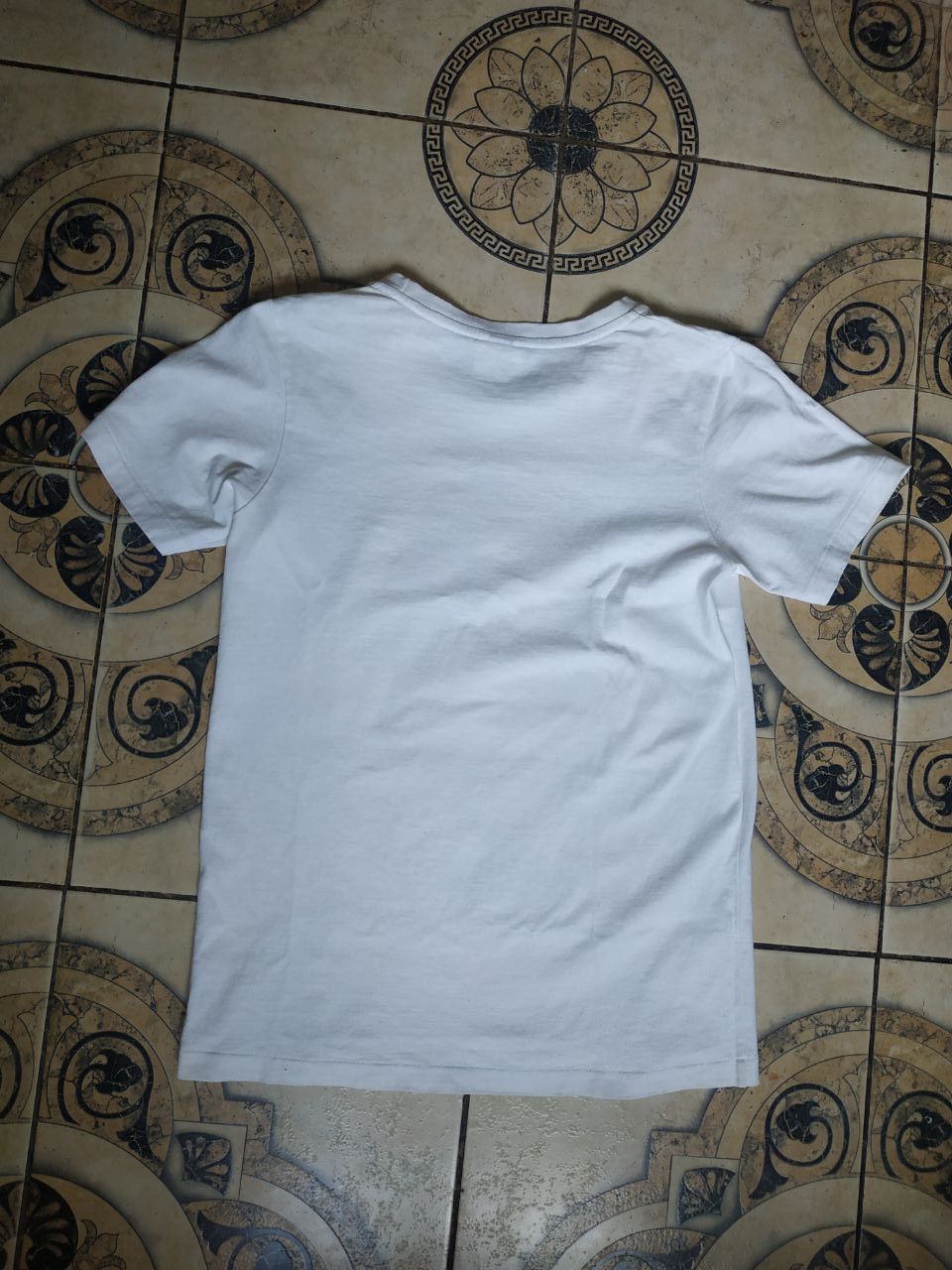 Bape Authentic BAPE Big Logo T-Shirt Ladies S White Made in Japan Size S / US 4 / IT 40 - 13 Thumbnail
