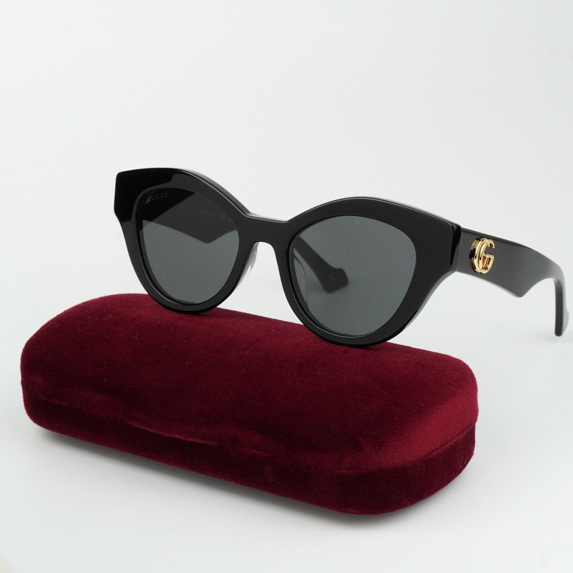 Gucci NEW Gucci GG0957S 002 Black Grey Unisex Oval Sunglasses Size ONE SIZE - 1 Thumbnail