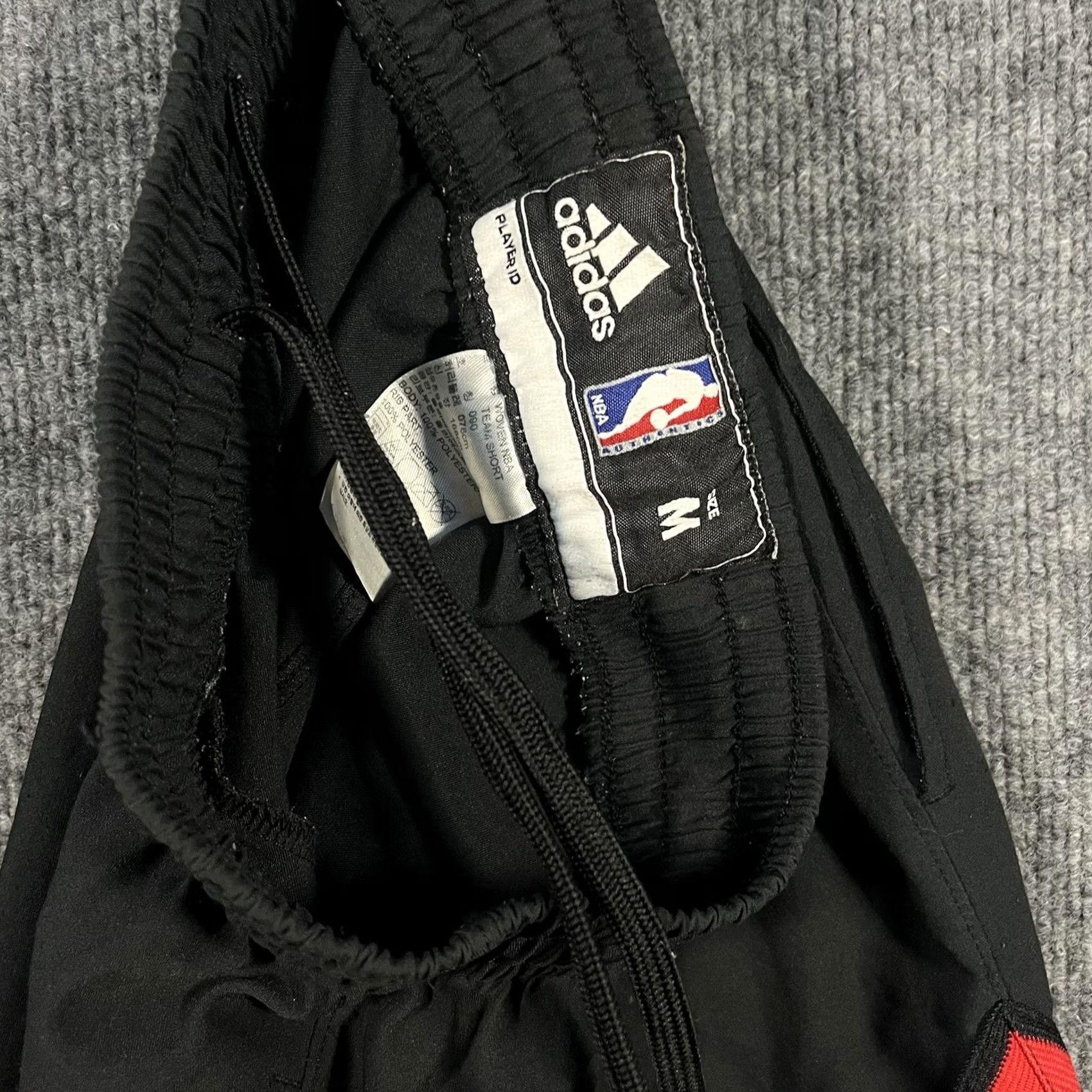 Adidas adidas Chicago Bulls Shorts Mens M Black Red NBA Authentic Basketball Size US 31 - 8 Thumbnail